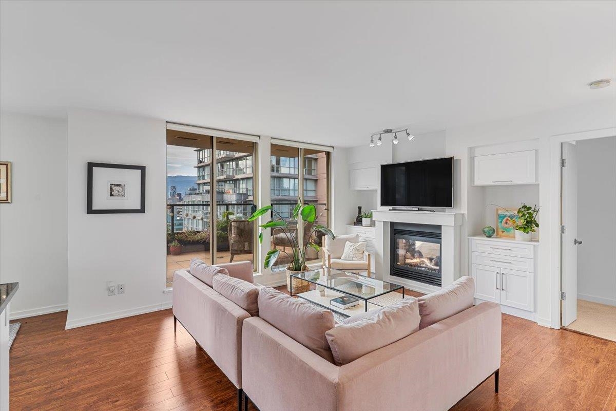 2402 969 RICHARDS STREET Unit: 2402