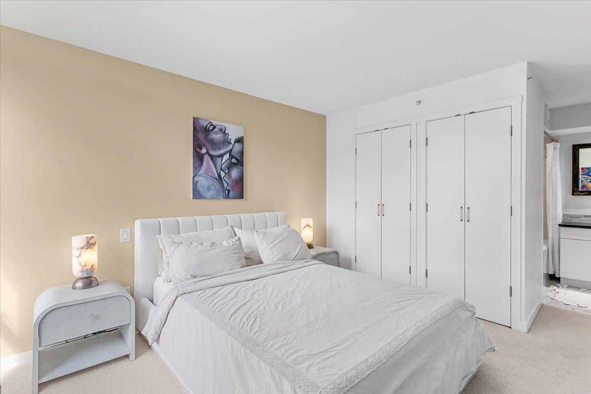 2402 969 RICHARDS STREET Unit: 2402