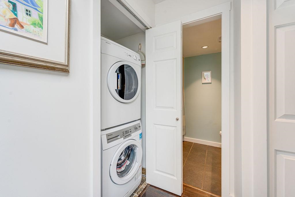 304 650 MOBERLY ROAD Unit: 304