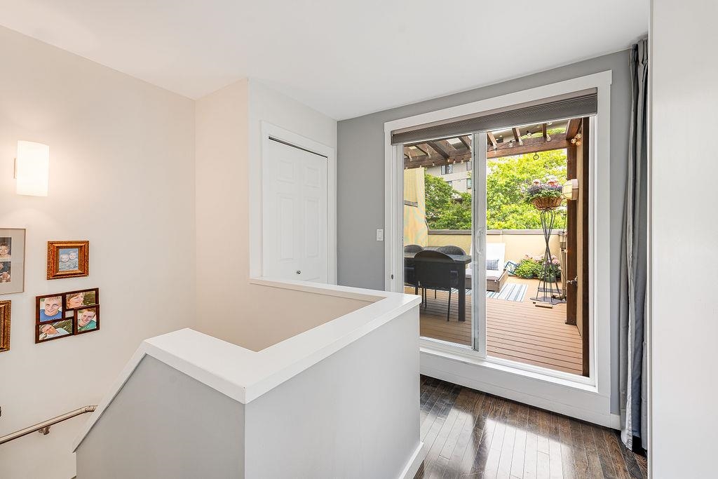 304 650 MOBERLY ROAD Unit: 304