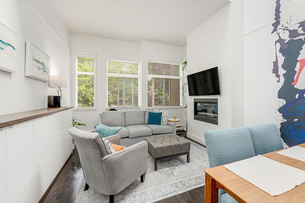 304 650 MOBERLY ROAD Unit: 304
