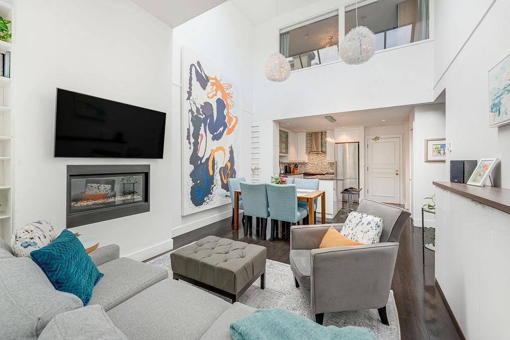 304 650 MOBERLY ROAD Unit: 304