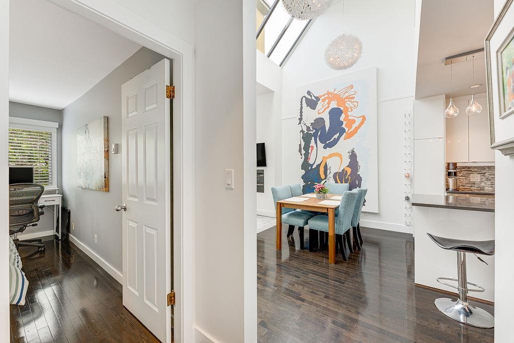 304 650 MOBERLY ROAD Unit: 304