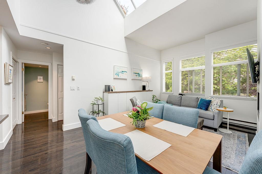 304 650 MOBERLY ROAD Unit: 304