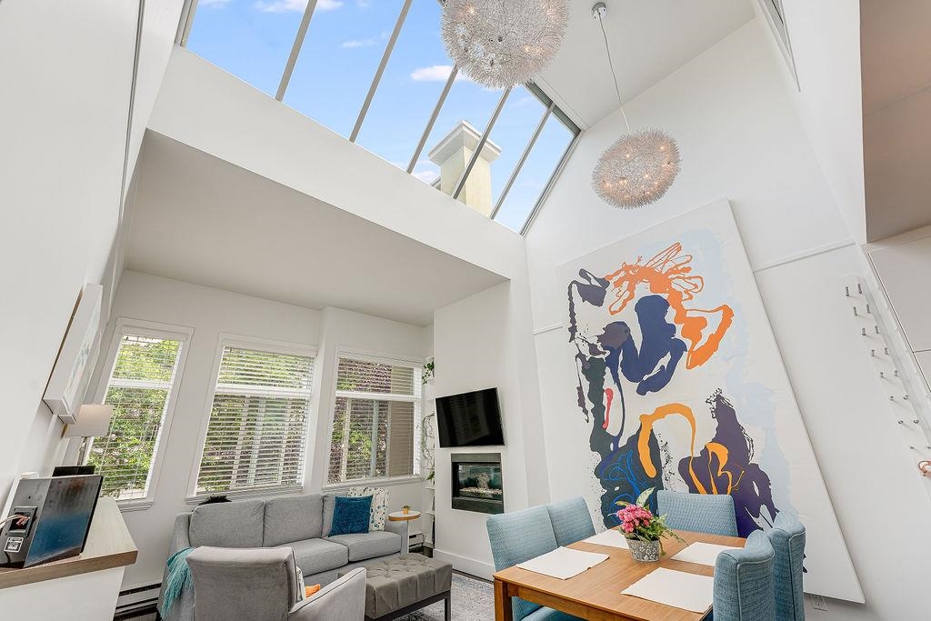 304 650 MOBERLY ROAD Unit: 304