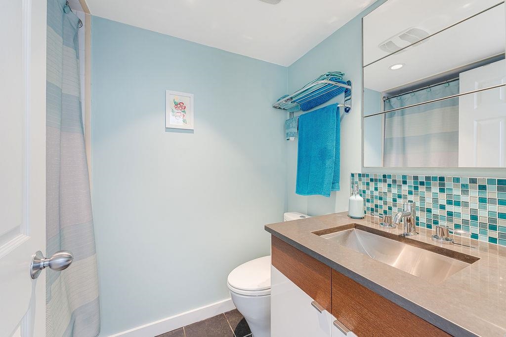 304 650 MOBERLY ROAD Unit: 304