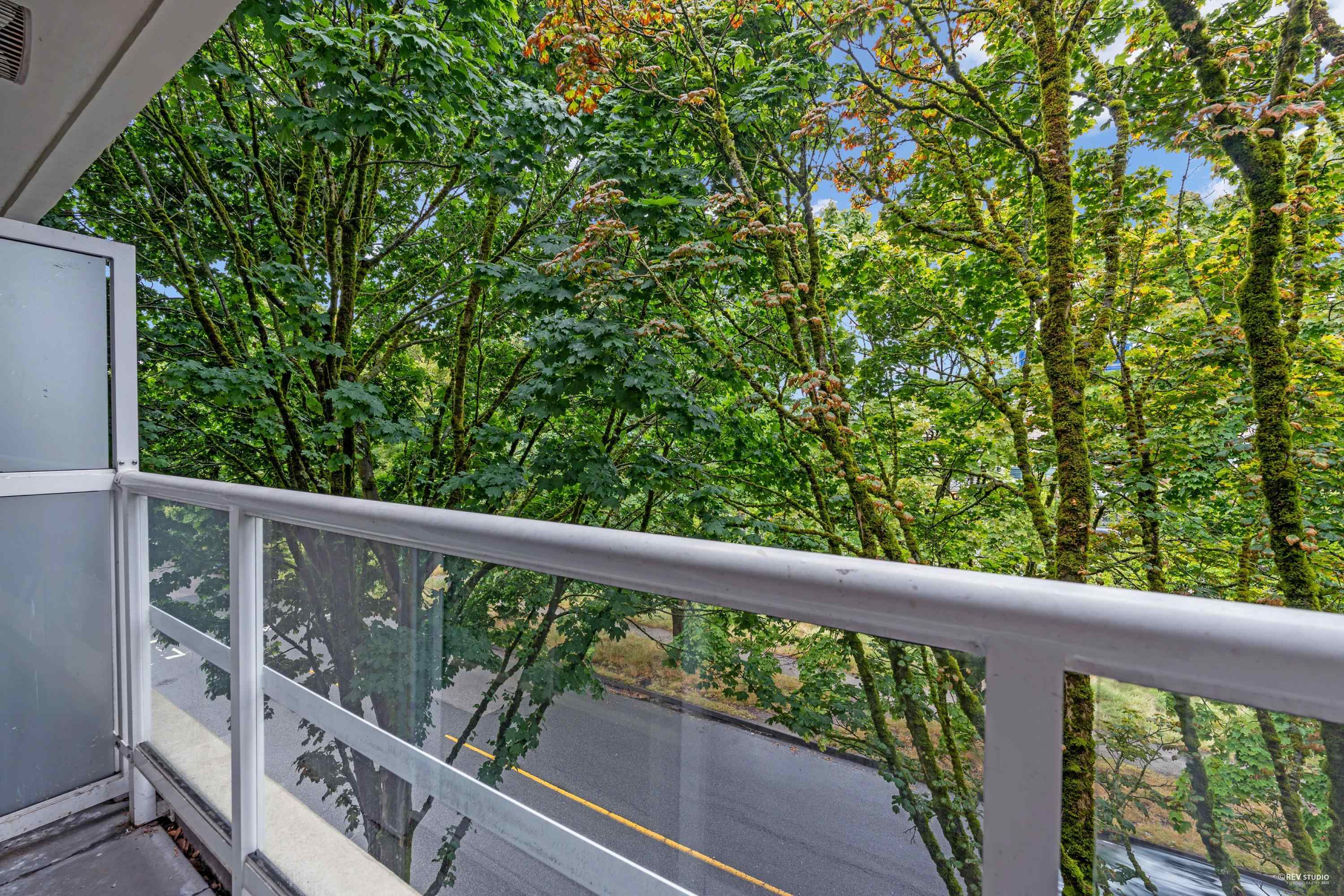 304 5790 EAST BOULEVARD Unit: 304