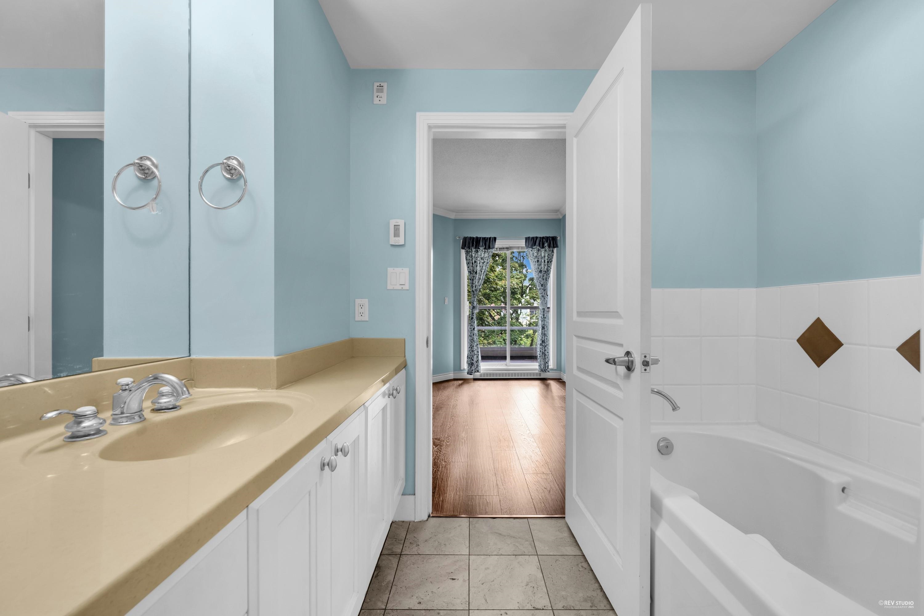 304 5790 EAST BOULEVARD Unit: 304