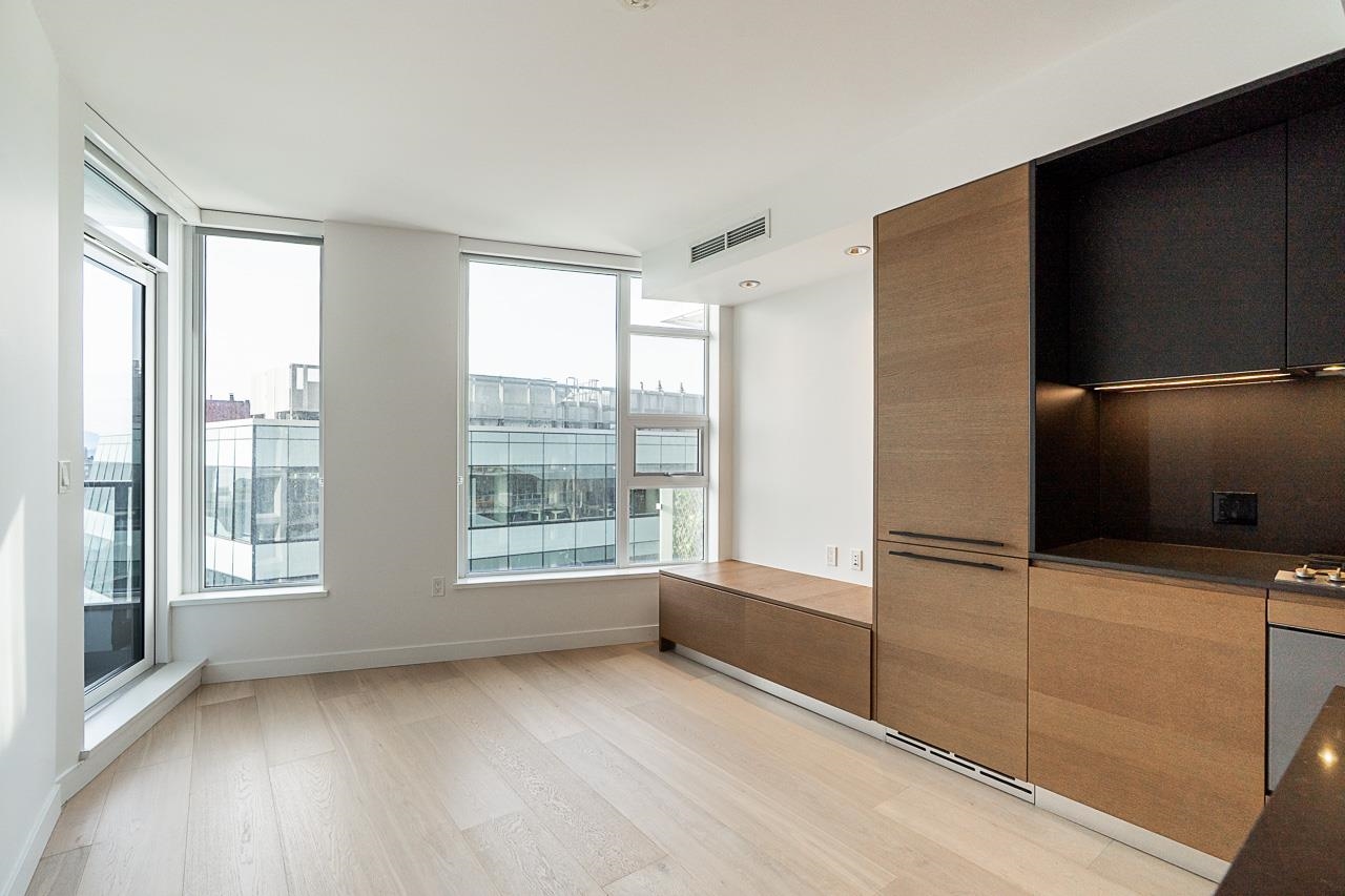 2102 1289 HORNBY STREET Unit: 2102