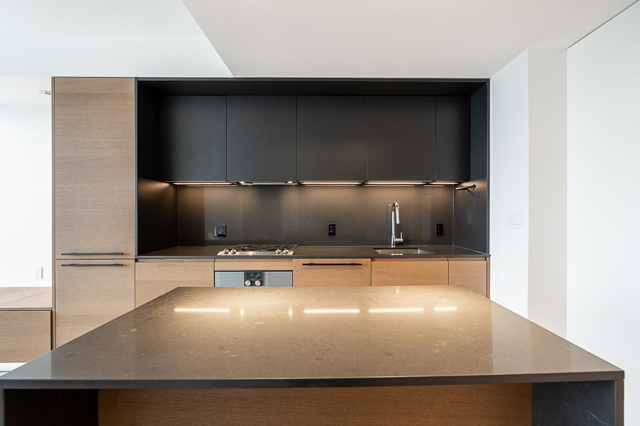 2102 1289 HORNBY STREET Unit: 2102