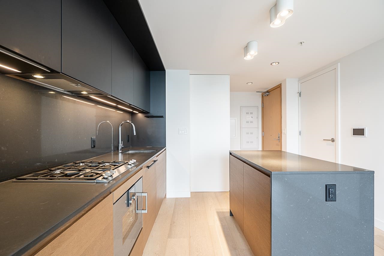 2102 1289 HORNBY STREET Unit: 2102