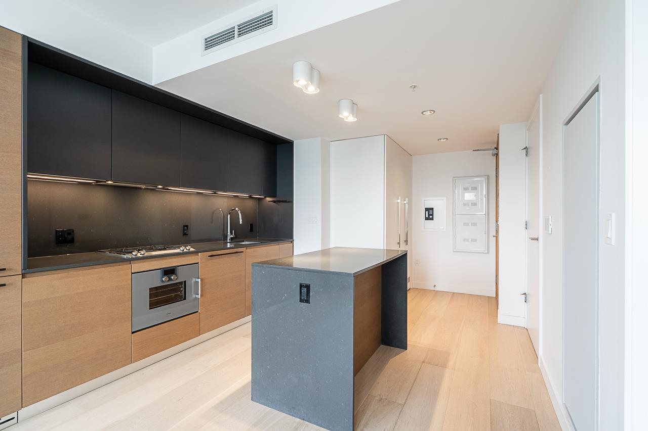 2102 1289 HORNBY STREET Unit: 2102