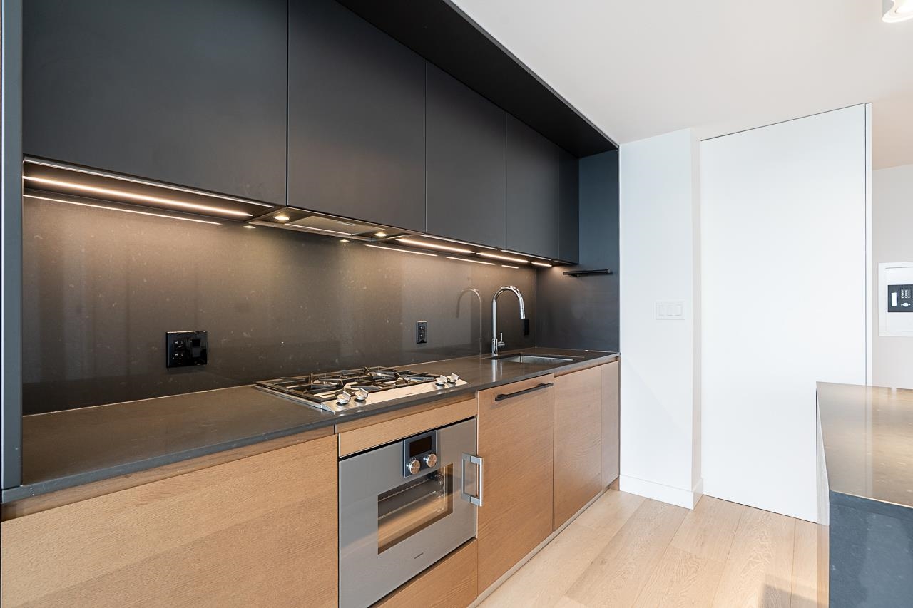 2102 1289 HORNBY STREET Unit: 2102