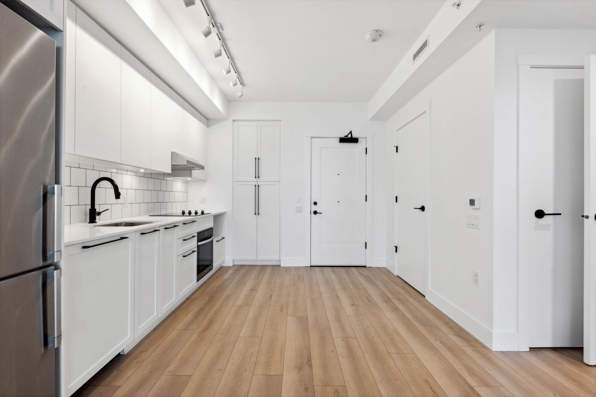 905 8750 UNIVERSITY CRESCENT Unit: 905