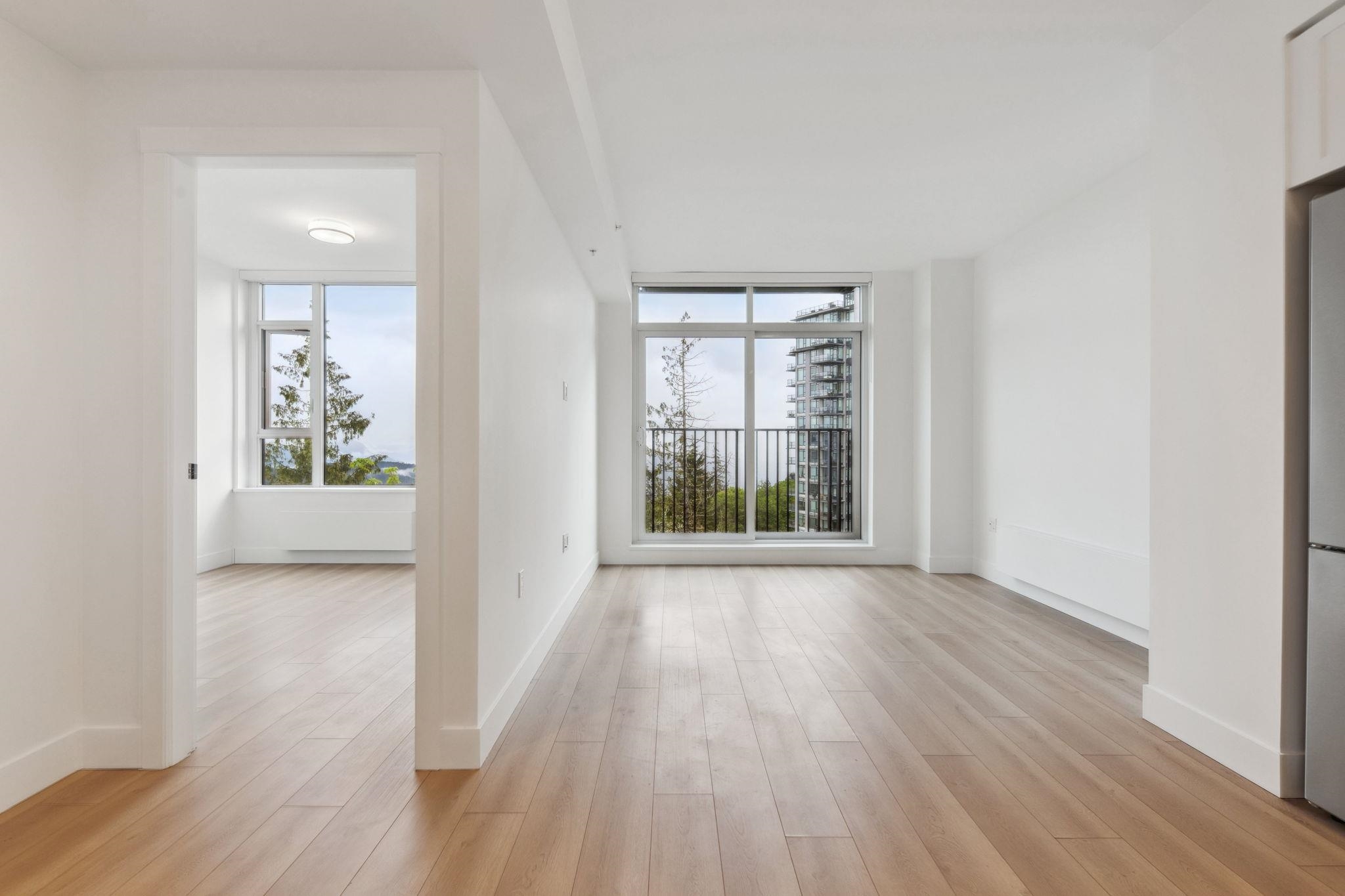 905 8750 UNIVERSITY CRESCENT Unit: 905