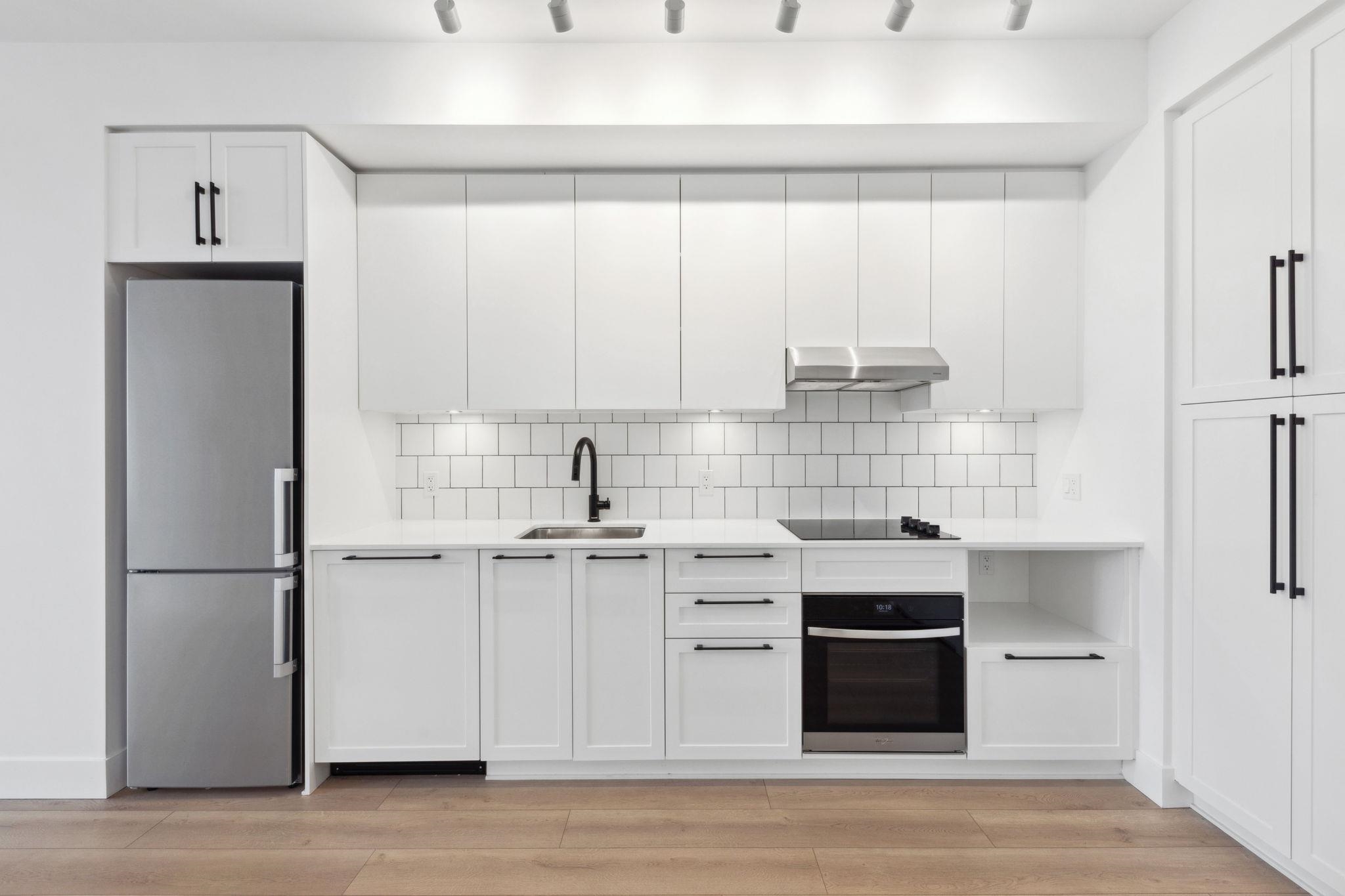 905 8750 UNIVERSITY CRESCENT Unit: 905