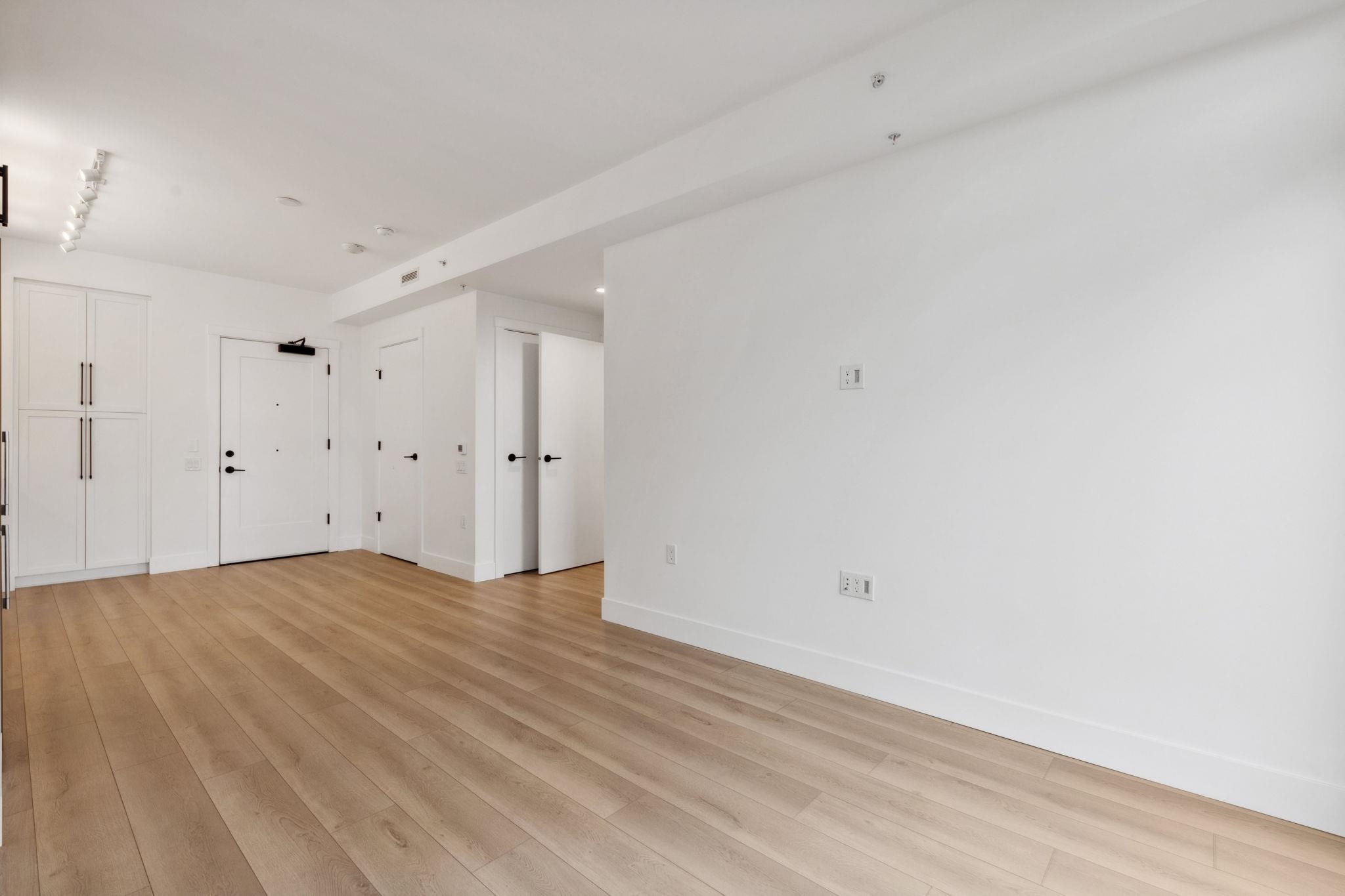 905 8750 UNIVERSITY CRESCENT Unit: 905