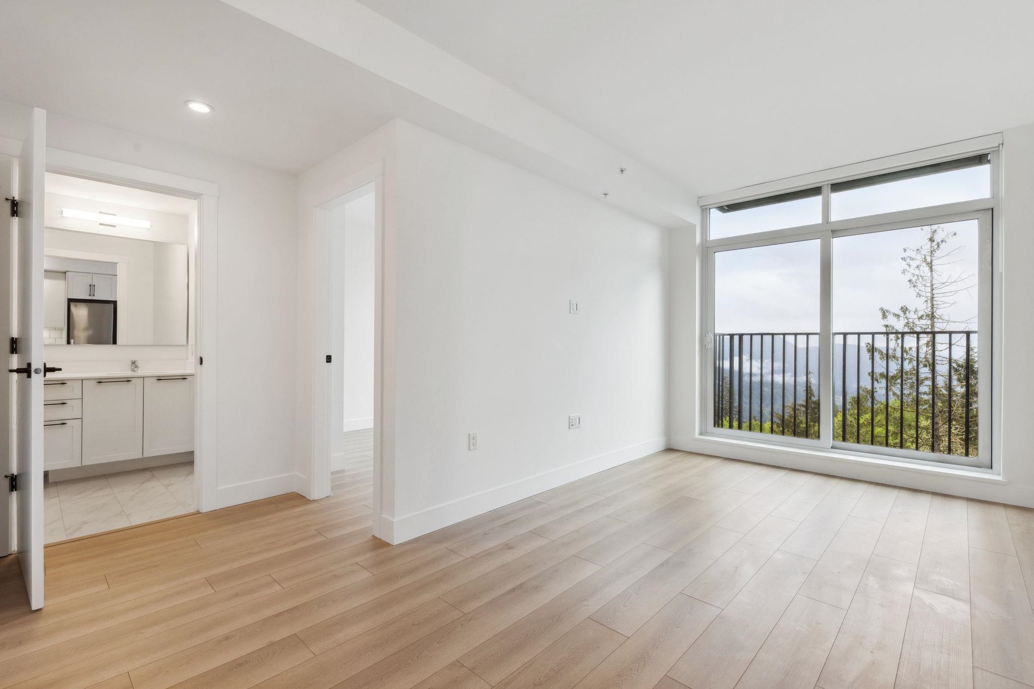 905 8750 UNIVERSITY CRESCENT Unit: 905