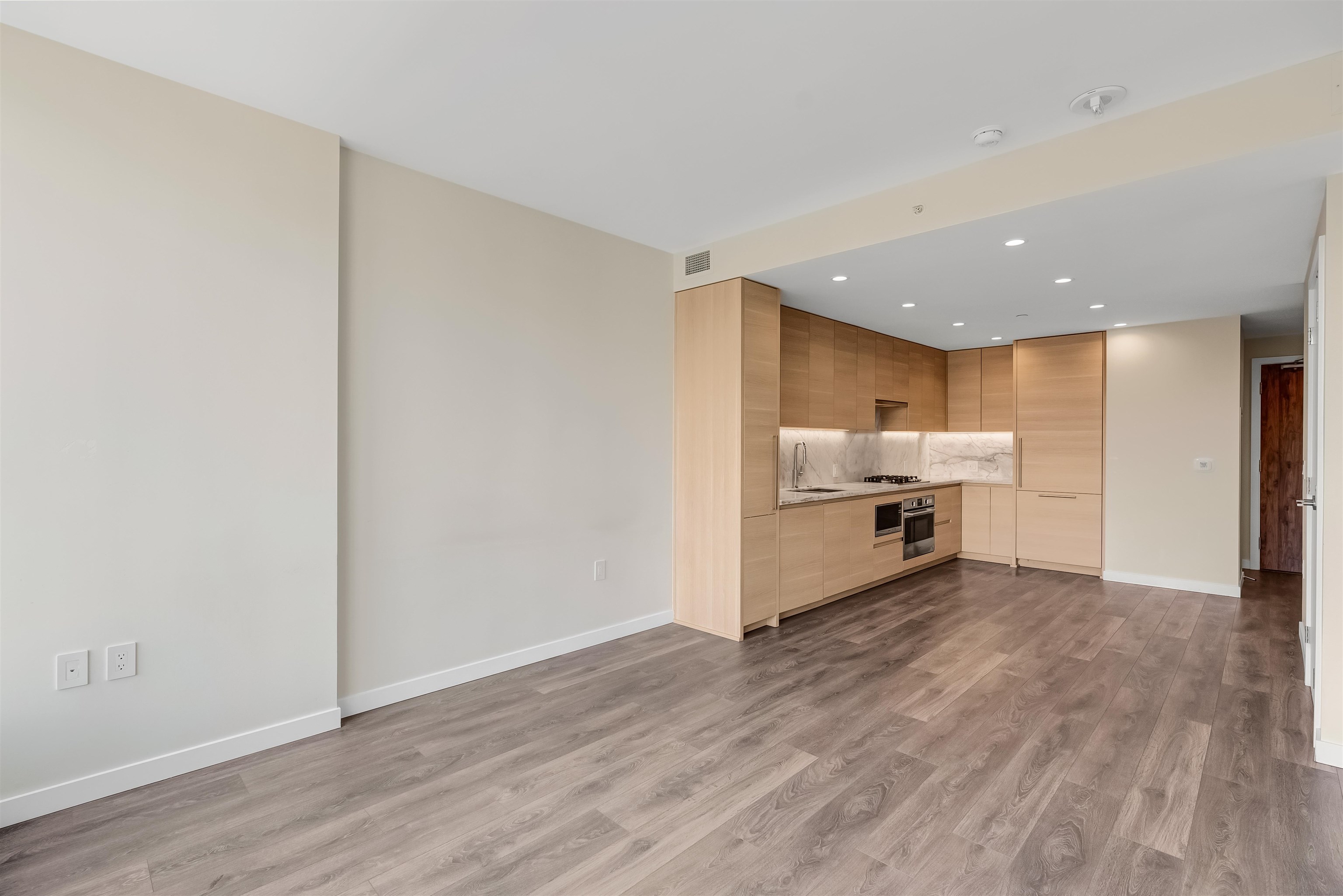 903 305 MORRISSEY ROAD Unit: 903