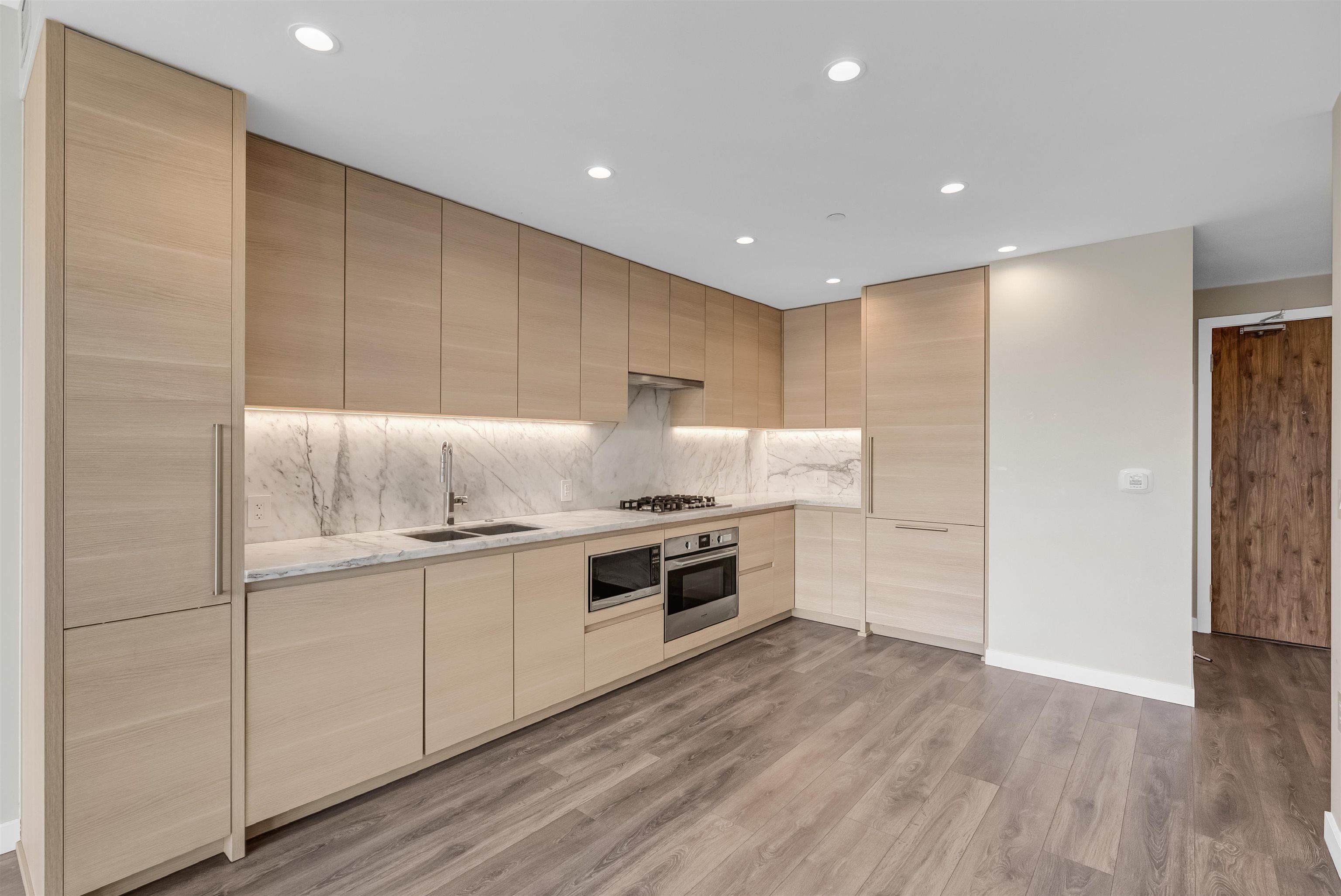 903 305 MORRISSEY ROAD Unit: 903