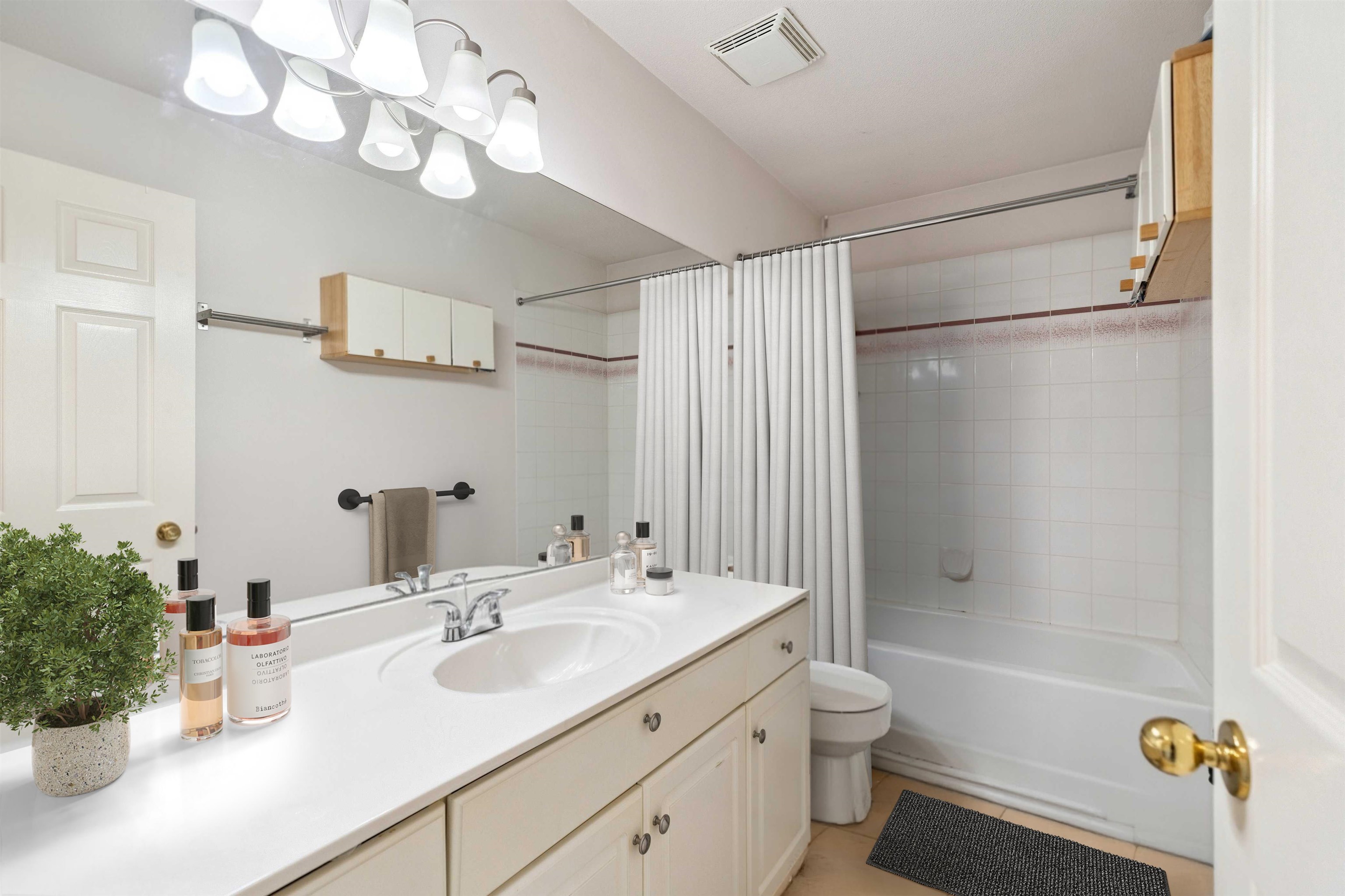 312 19835 64 AVENUE Unit: 312