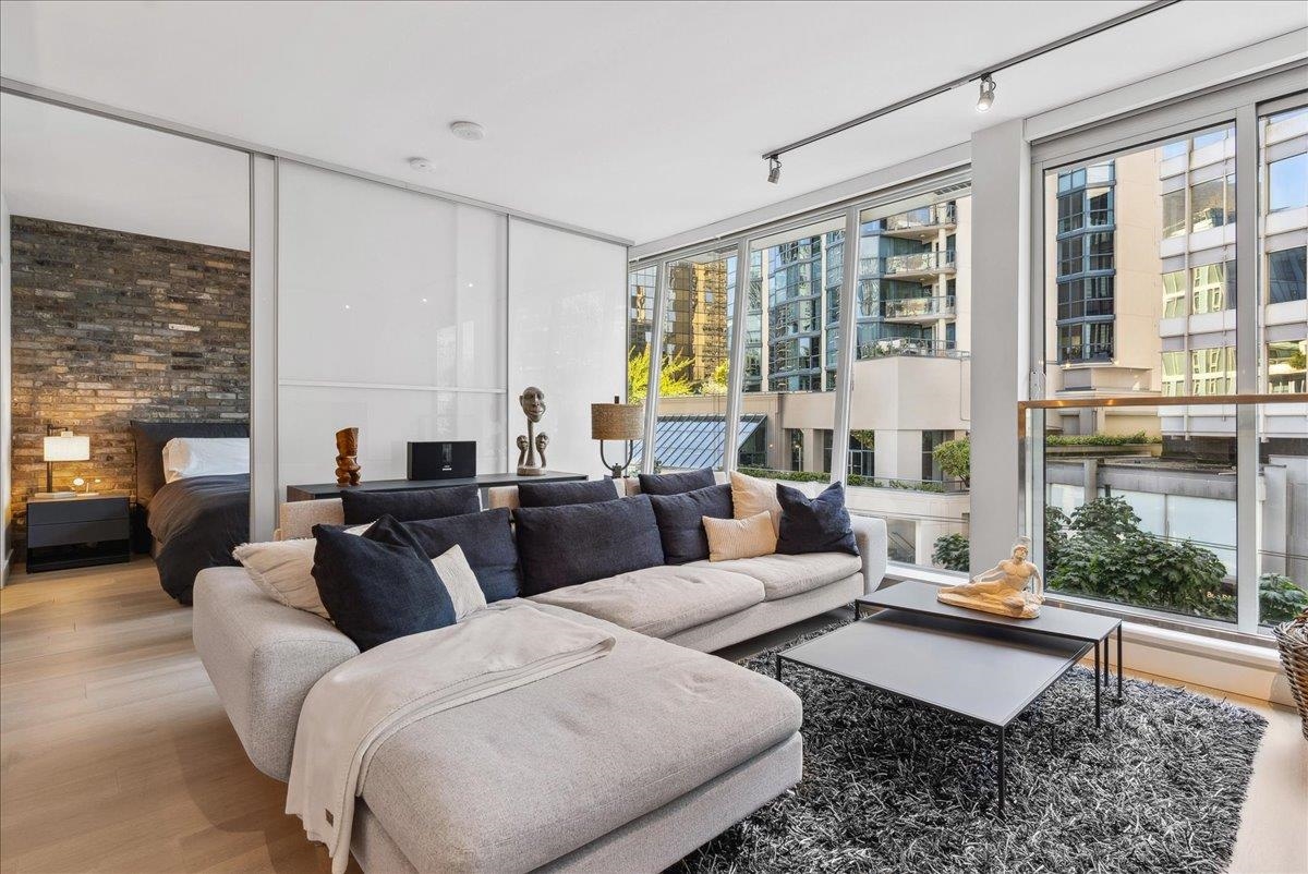 402 1477 W PENDER STREET Unit: 402