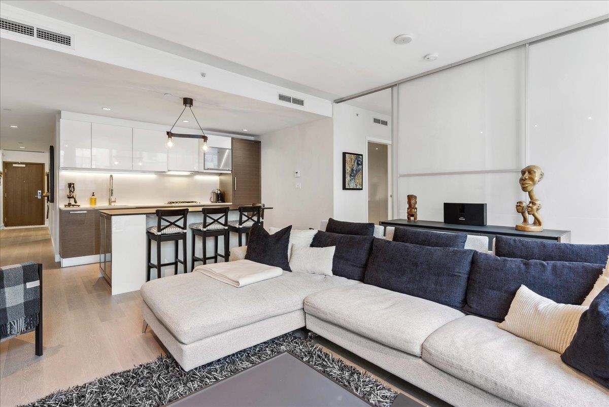 402 1477 W PENDER STREET Unit: 402