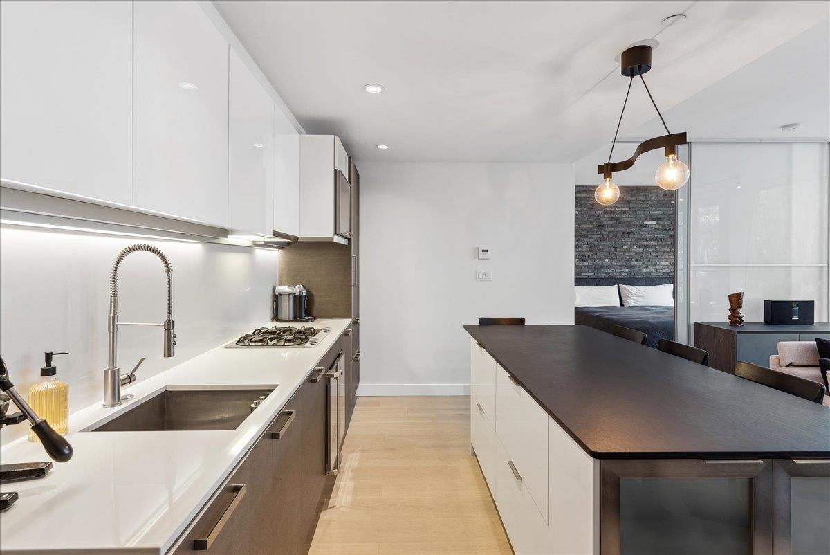 402 1477 W PENDER STREET Unit: 402
