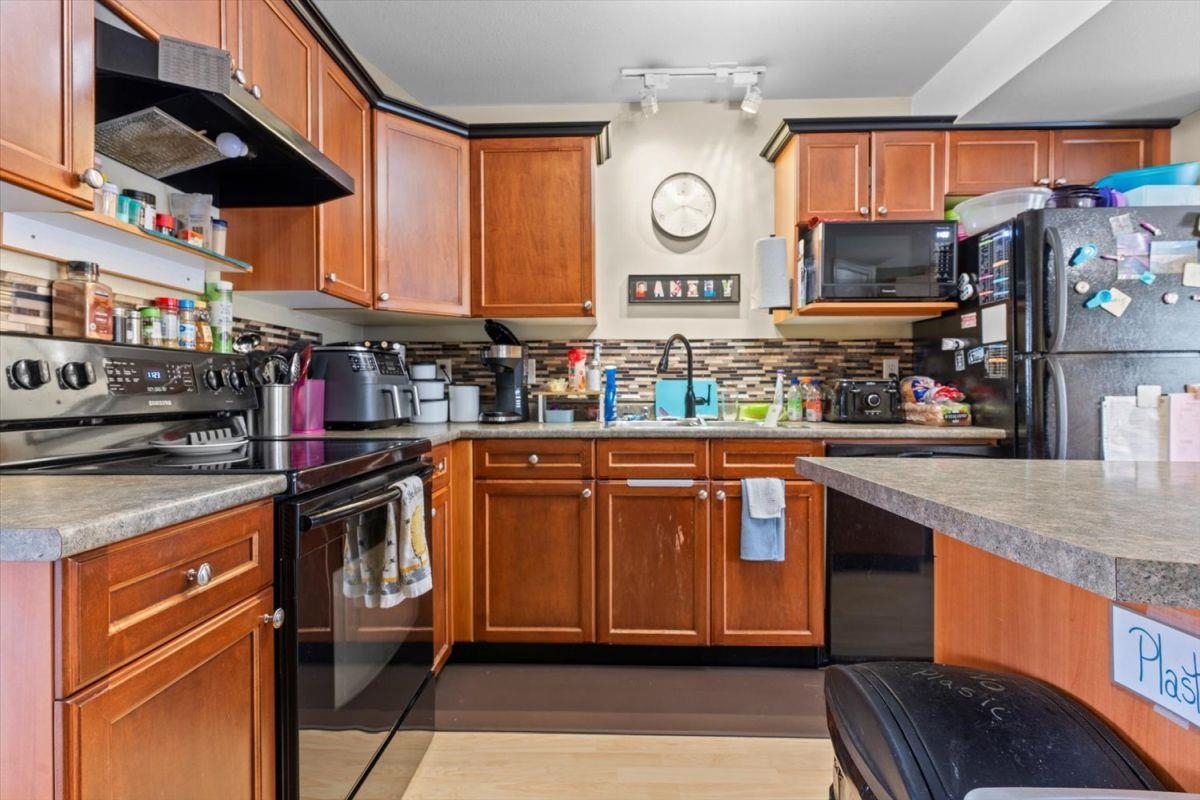 17 8917 EDWARD STREET Unit: 17