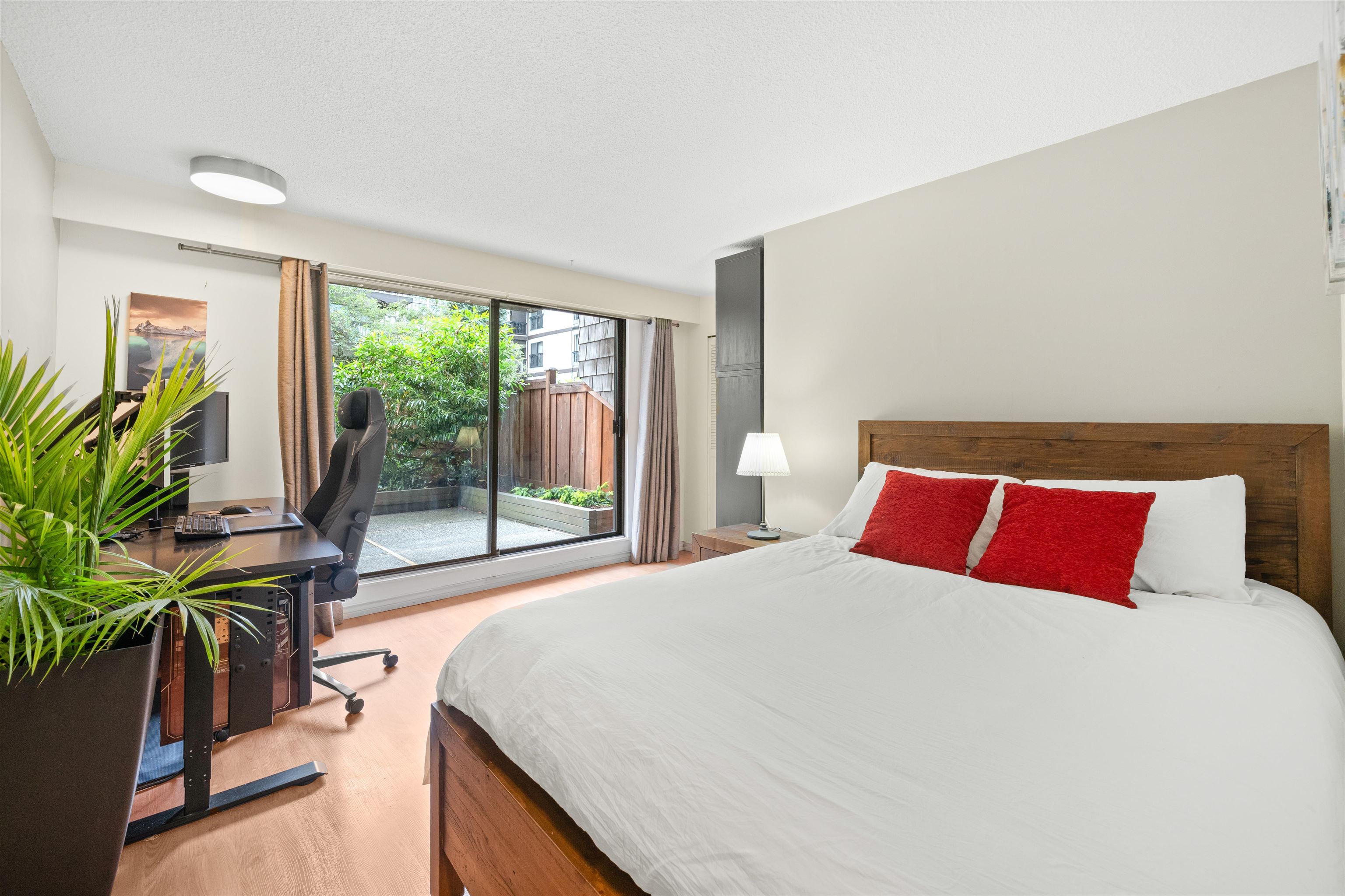 102 708 EIGHTH AVENUE Unit: 102