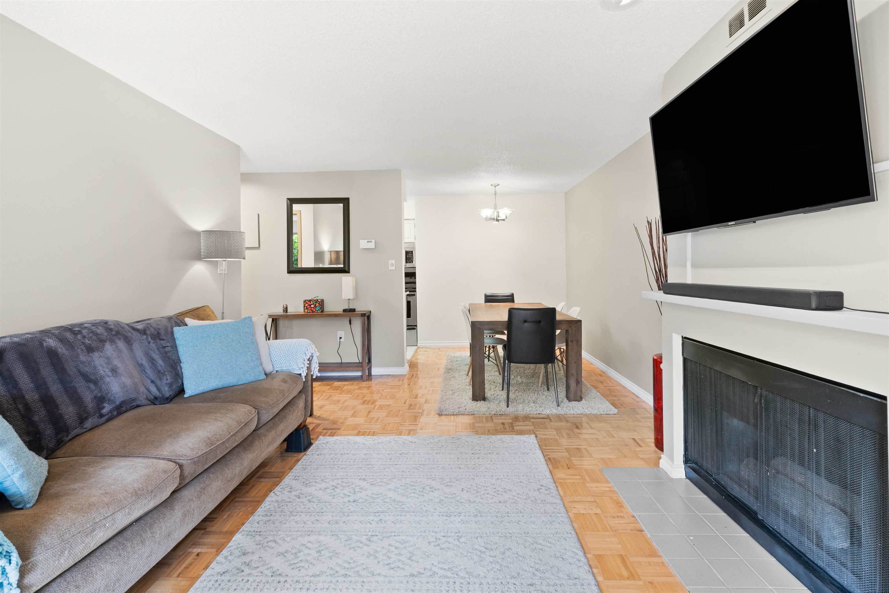 102 708 EIGHTH AVENUE Unit: 102