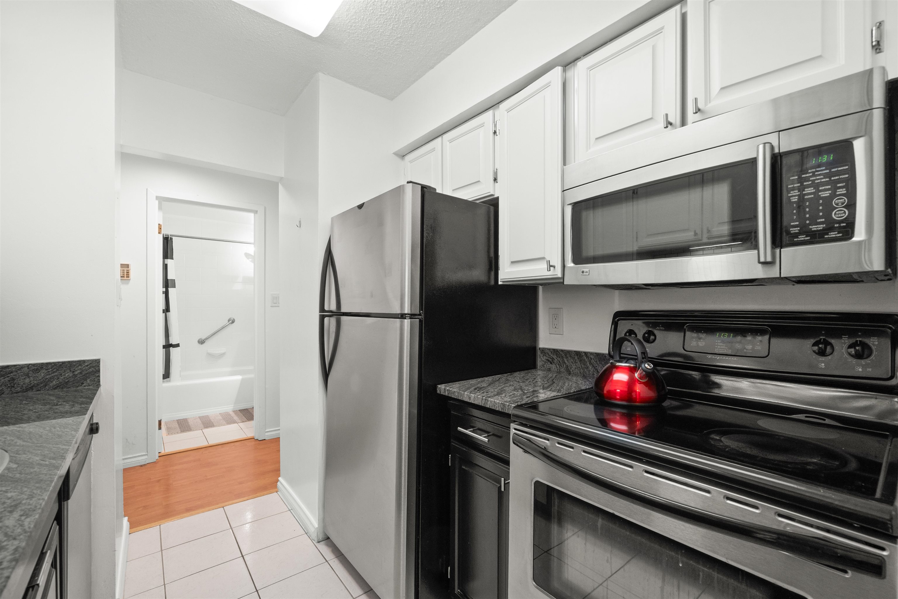 102 708 EIGHTH AVENUE Unit: 102