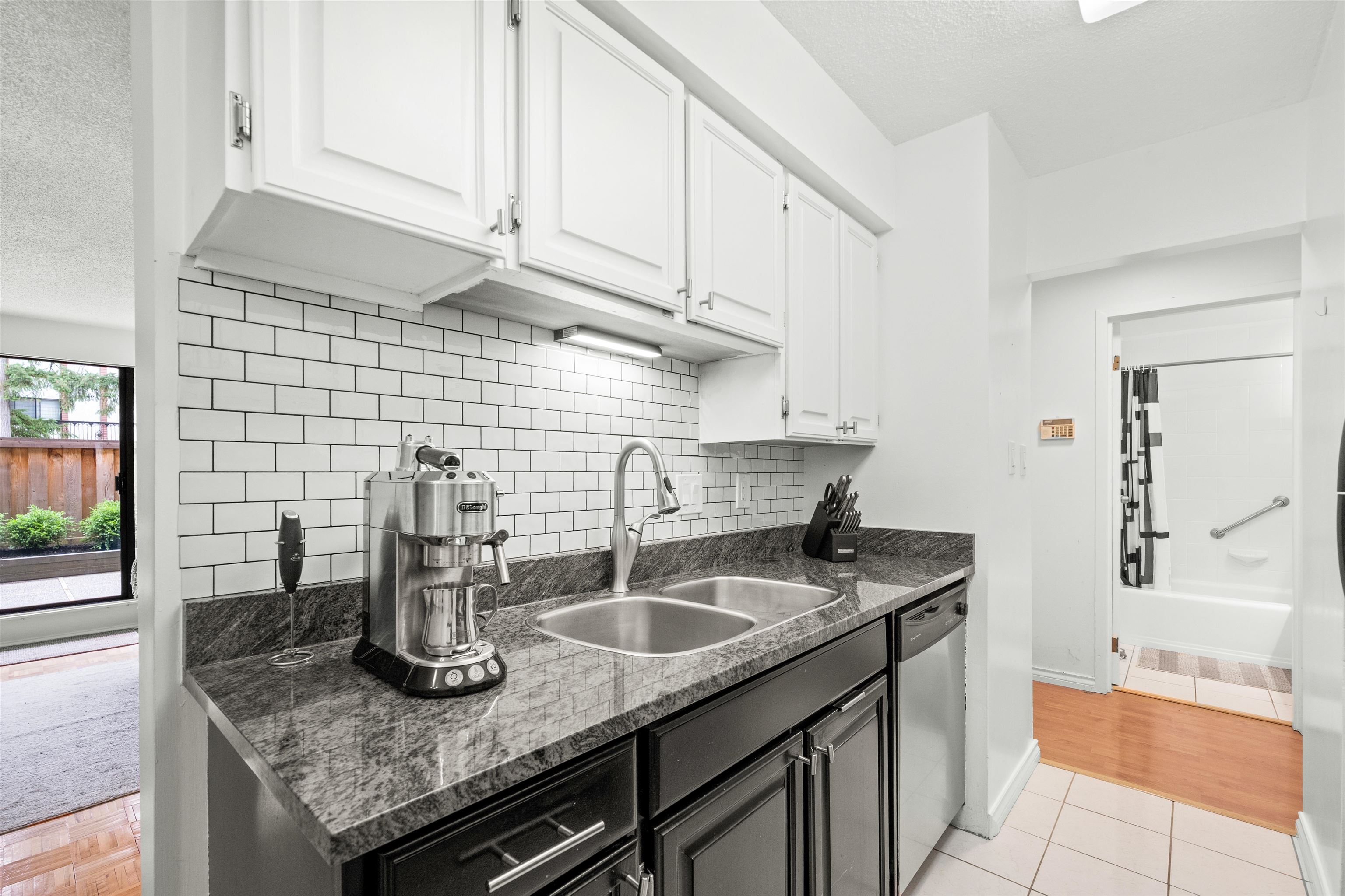 102 708 EIGHTH AVENUE Unit: 102