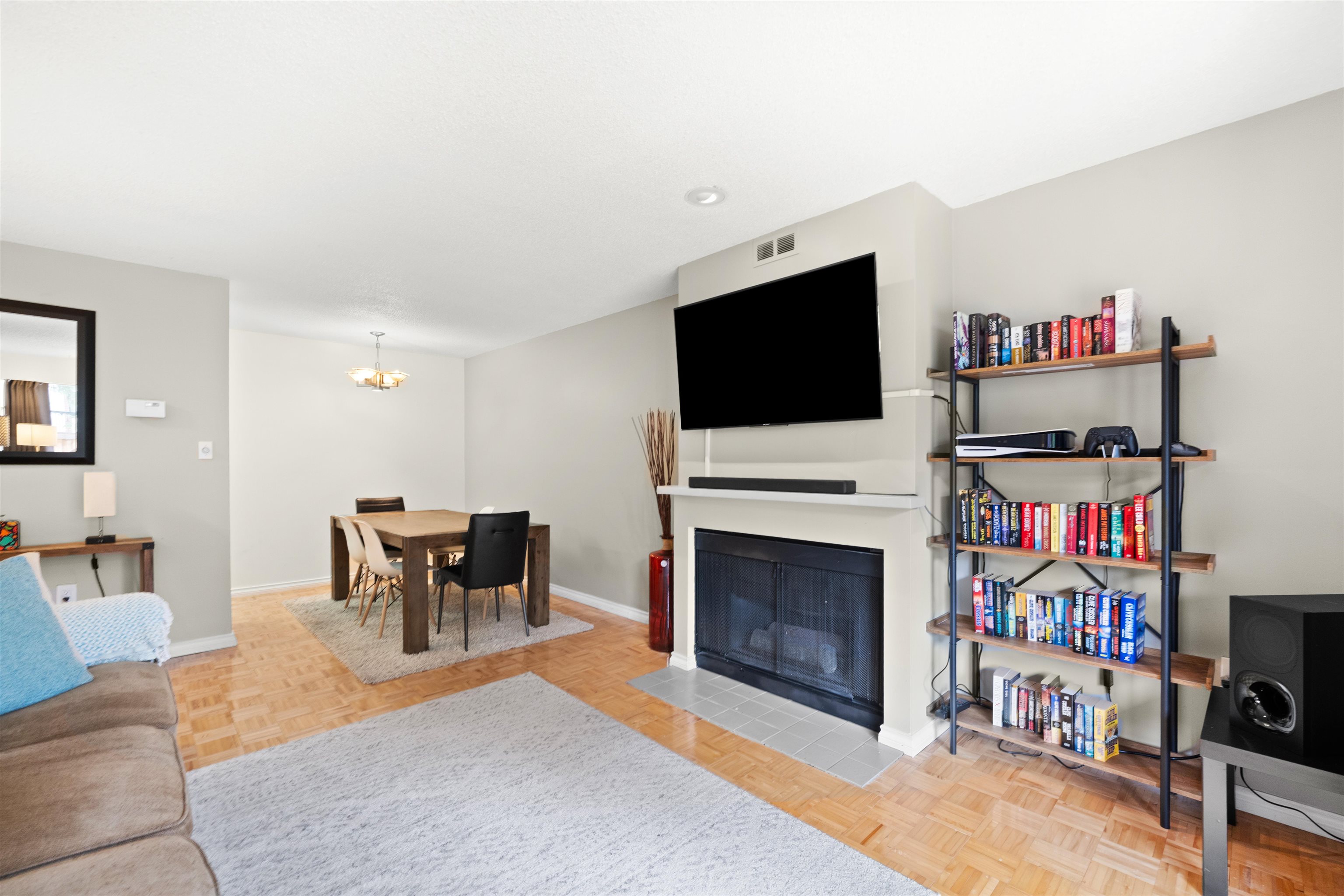 102 708 EIGHTH AVENUE Unit: 102