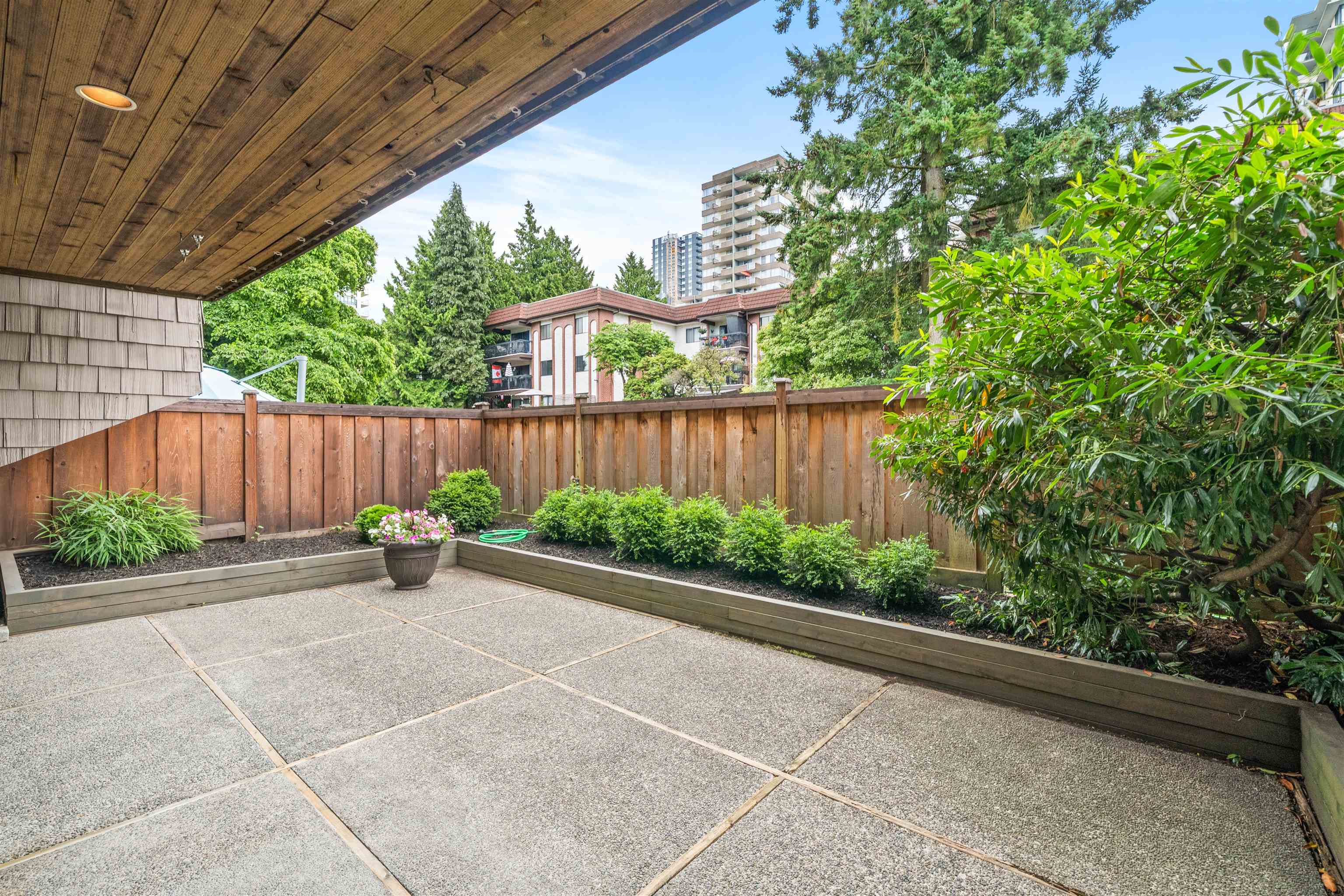 102 708 EIGHTH AVENUE Unit: 102