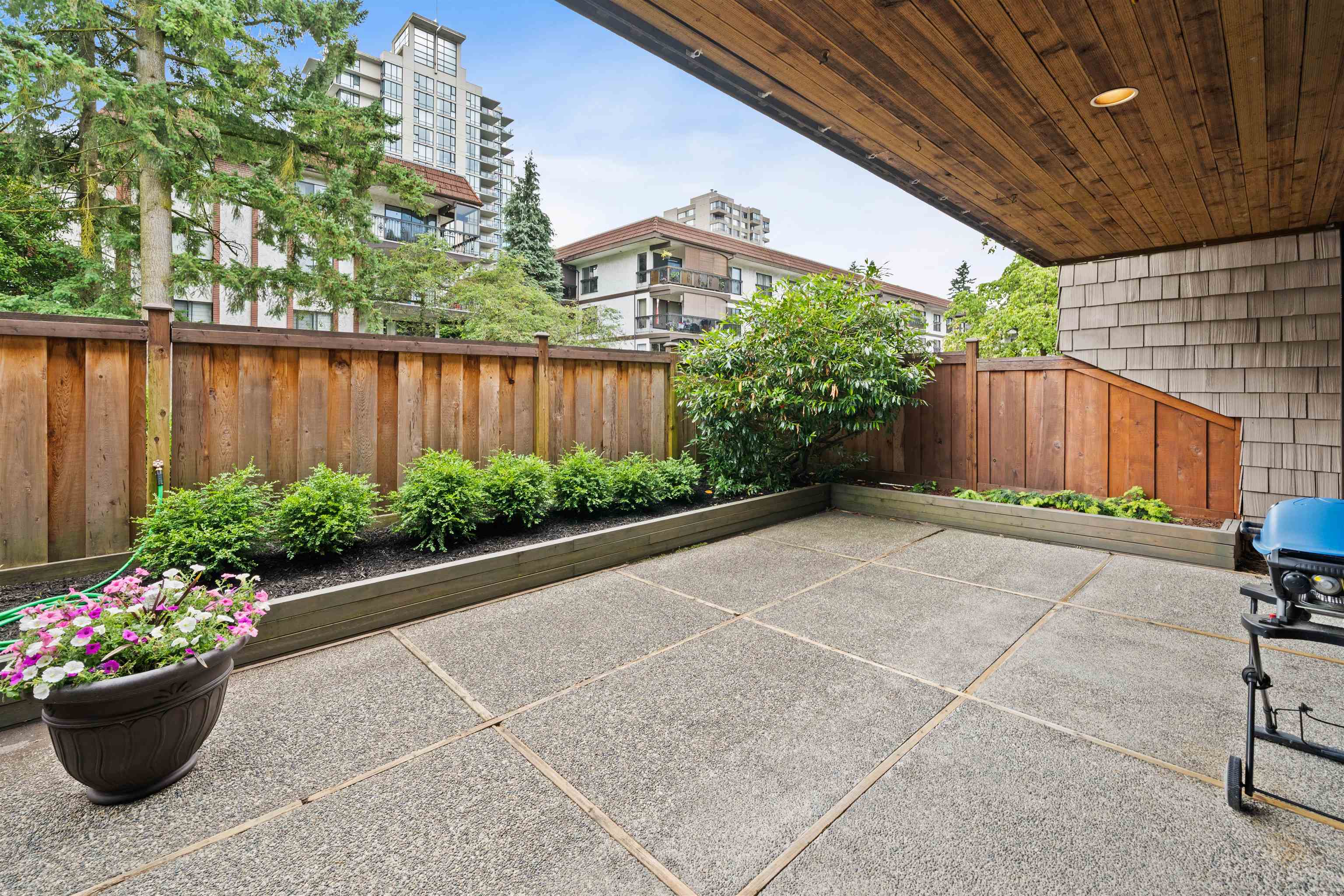 102 708 EIGHTH AVENUE Unit: 102