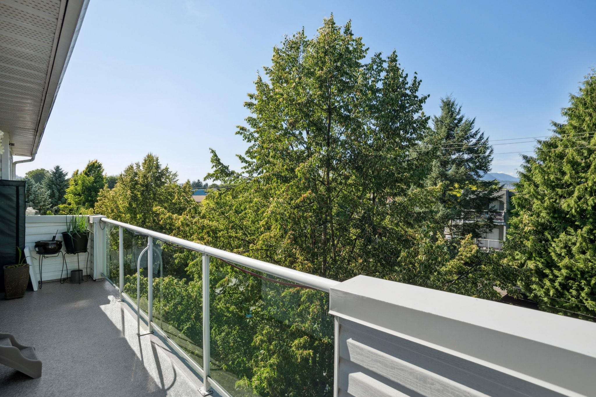 402 2983 CAMBRIDGE STREET Unit: 402