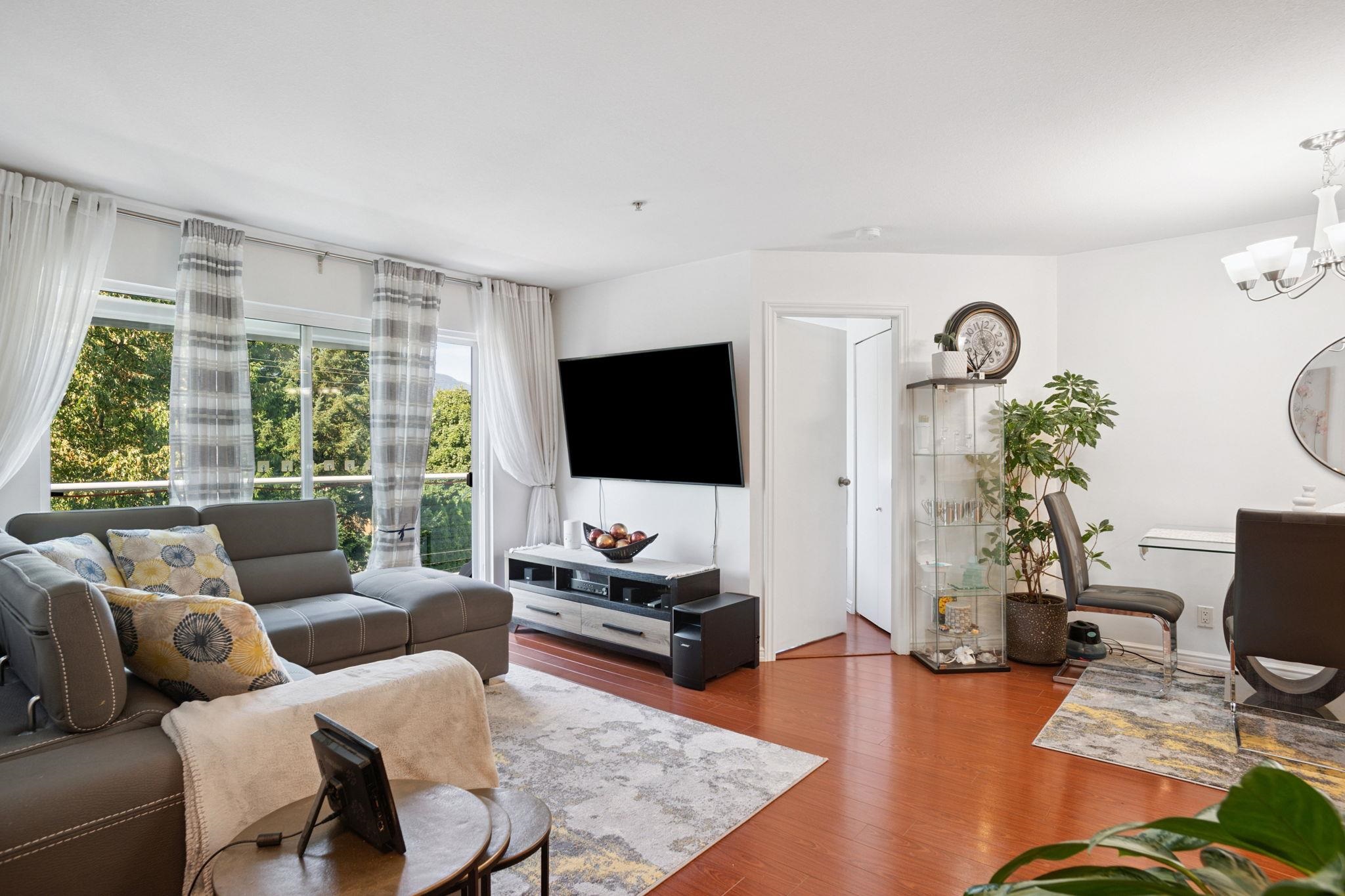 402 2983 CAMBRIDGE STREET Unit: 402