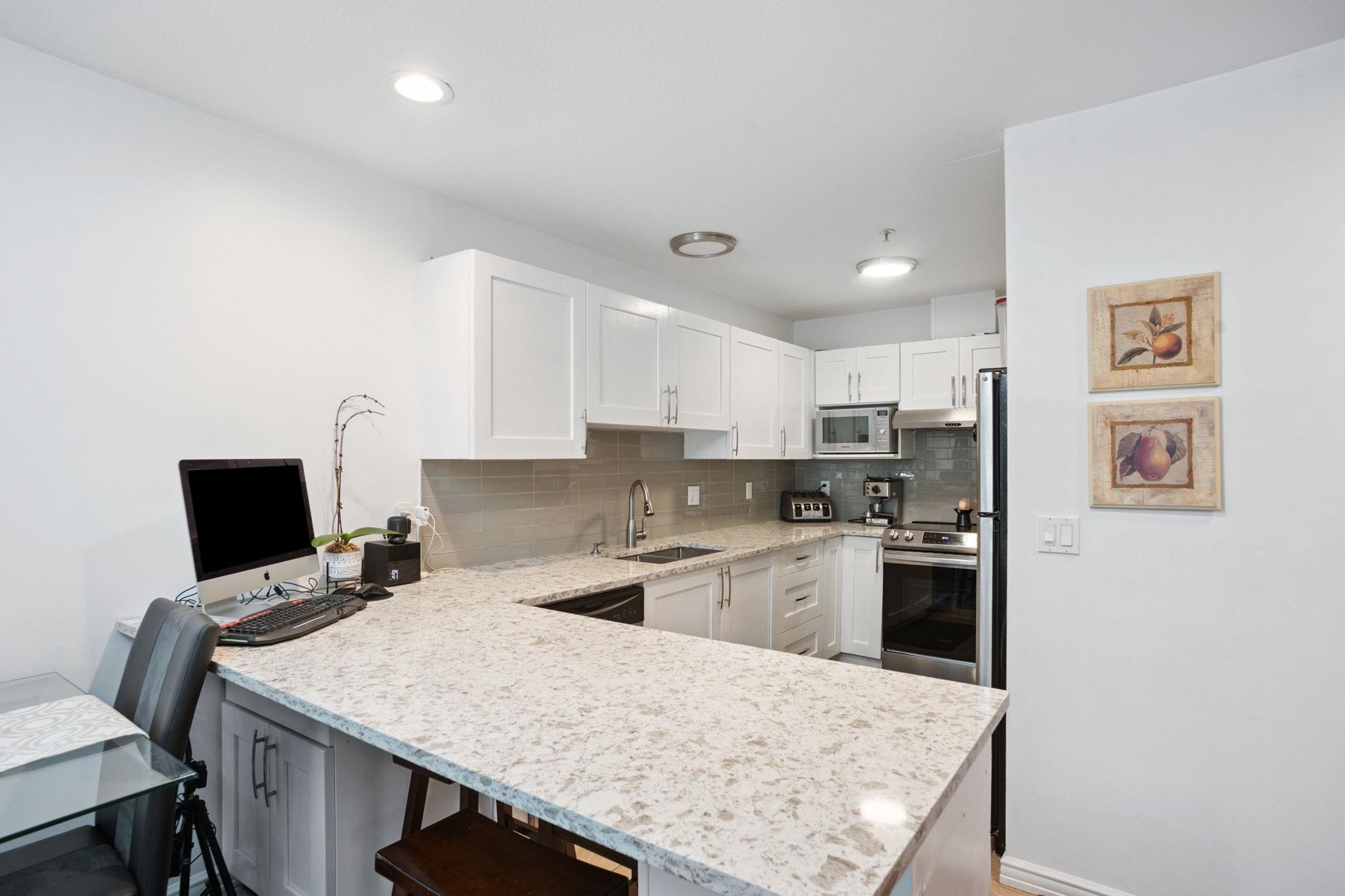 402 2983 CAMBRIDGE STREET Unit: 402