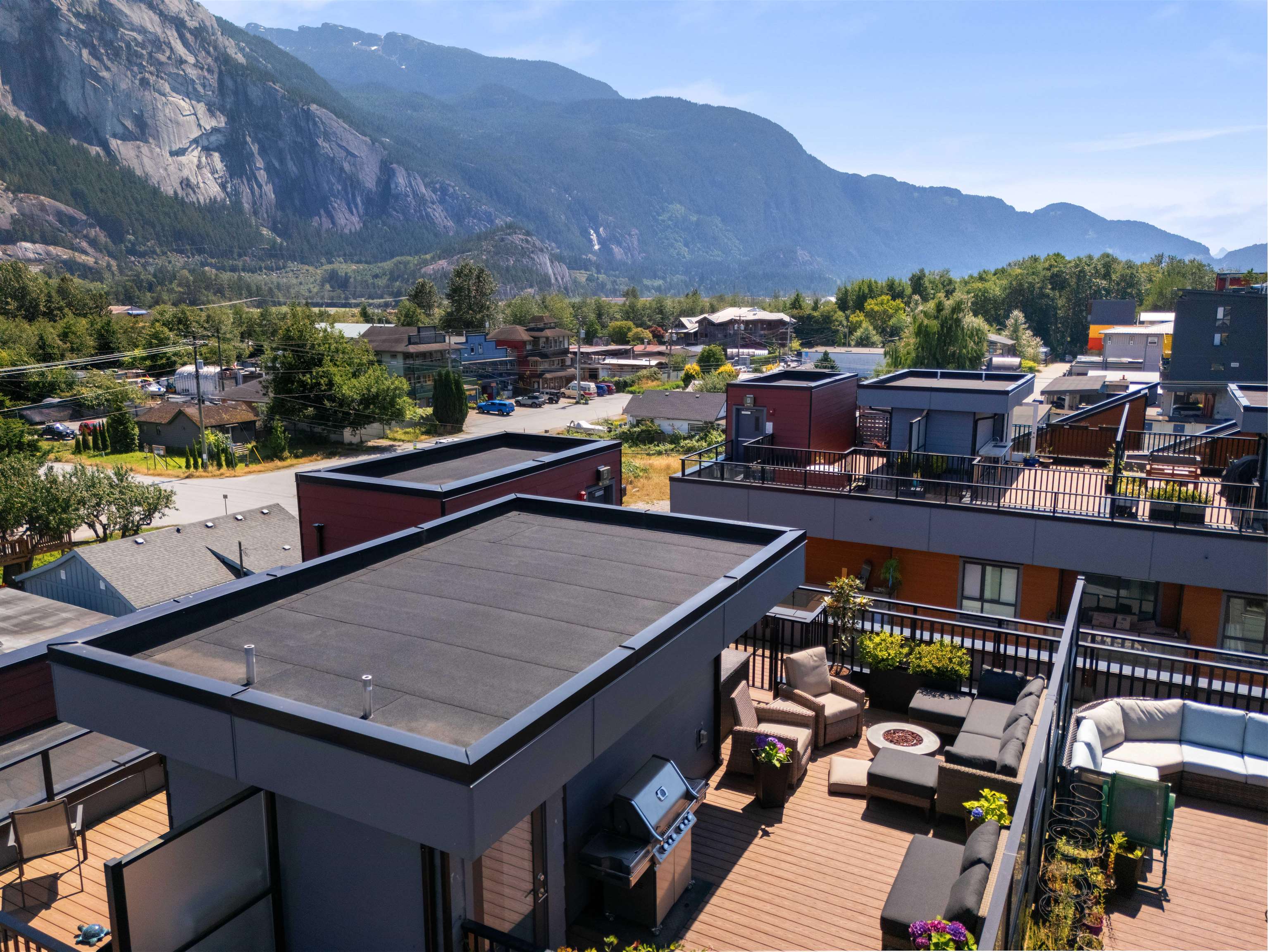 215 37808 THIRD AVENUE Unit: 215