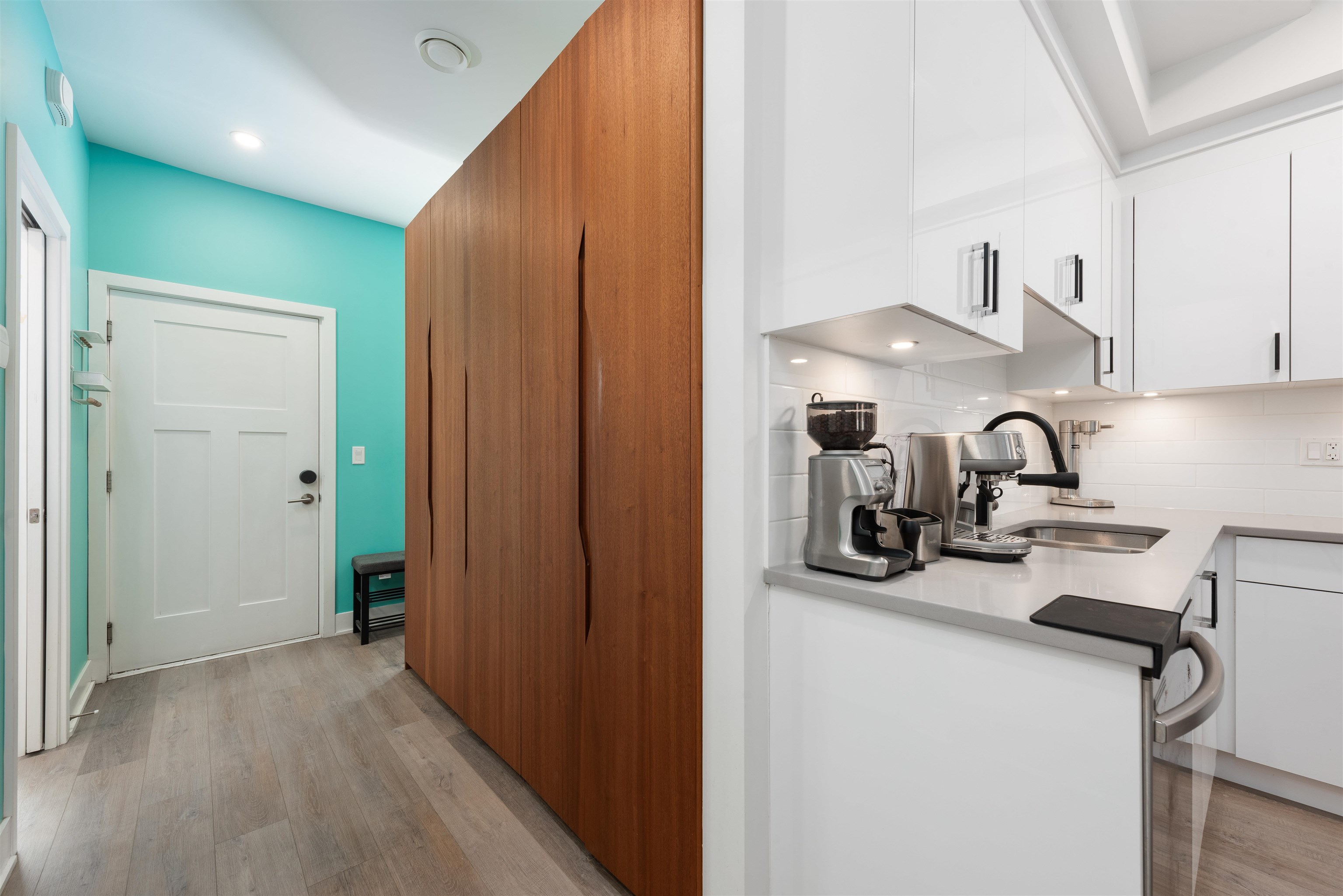 215 37808 THIRD AVENUE Unit: 215