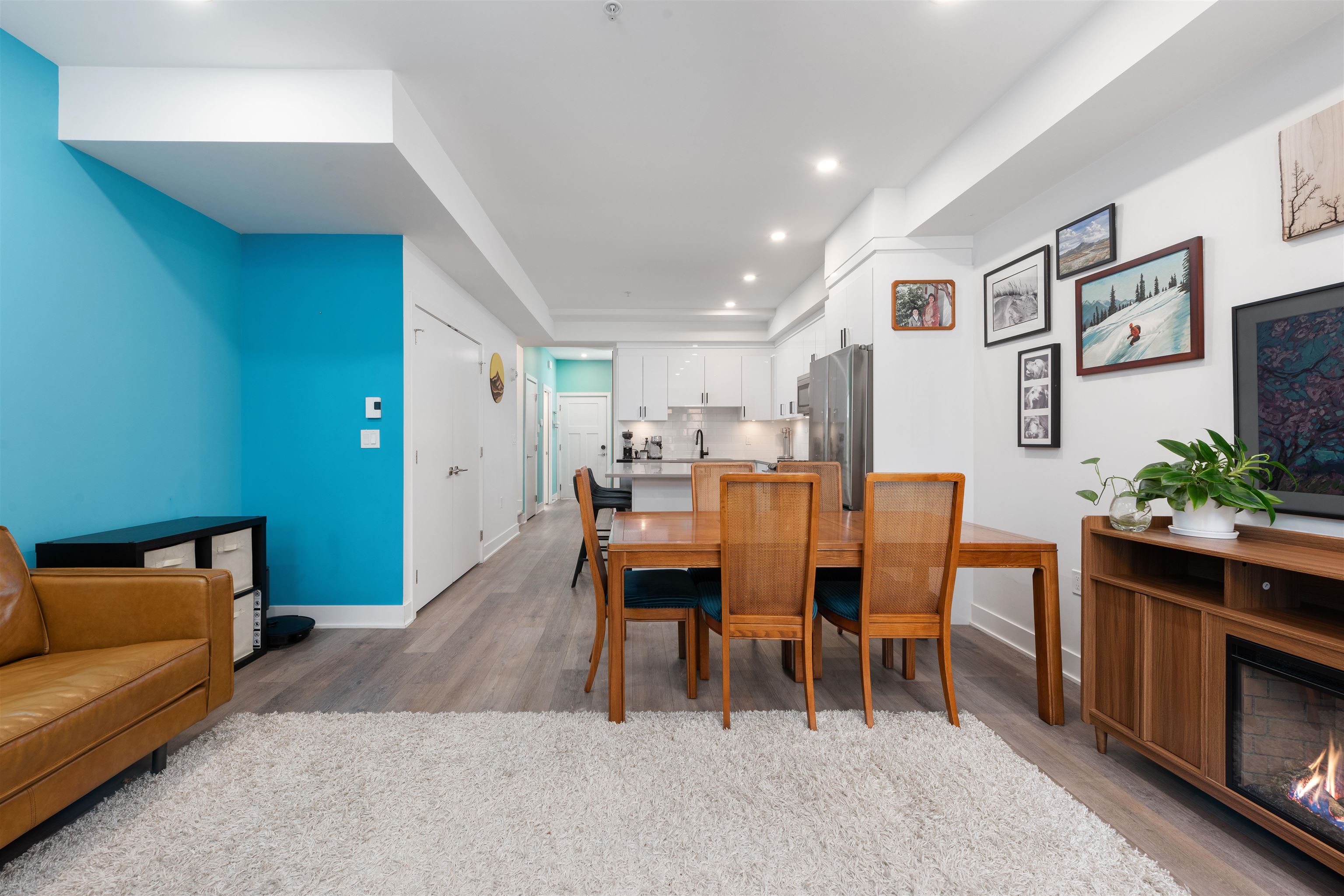 215 37808 THIRD AVENUE Unit: 215