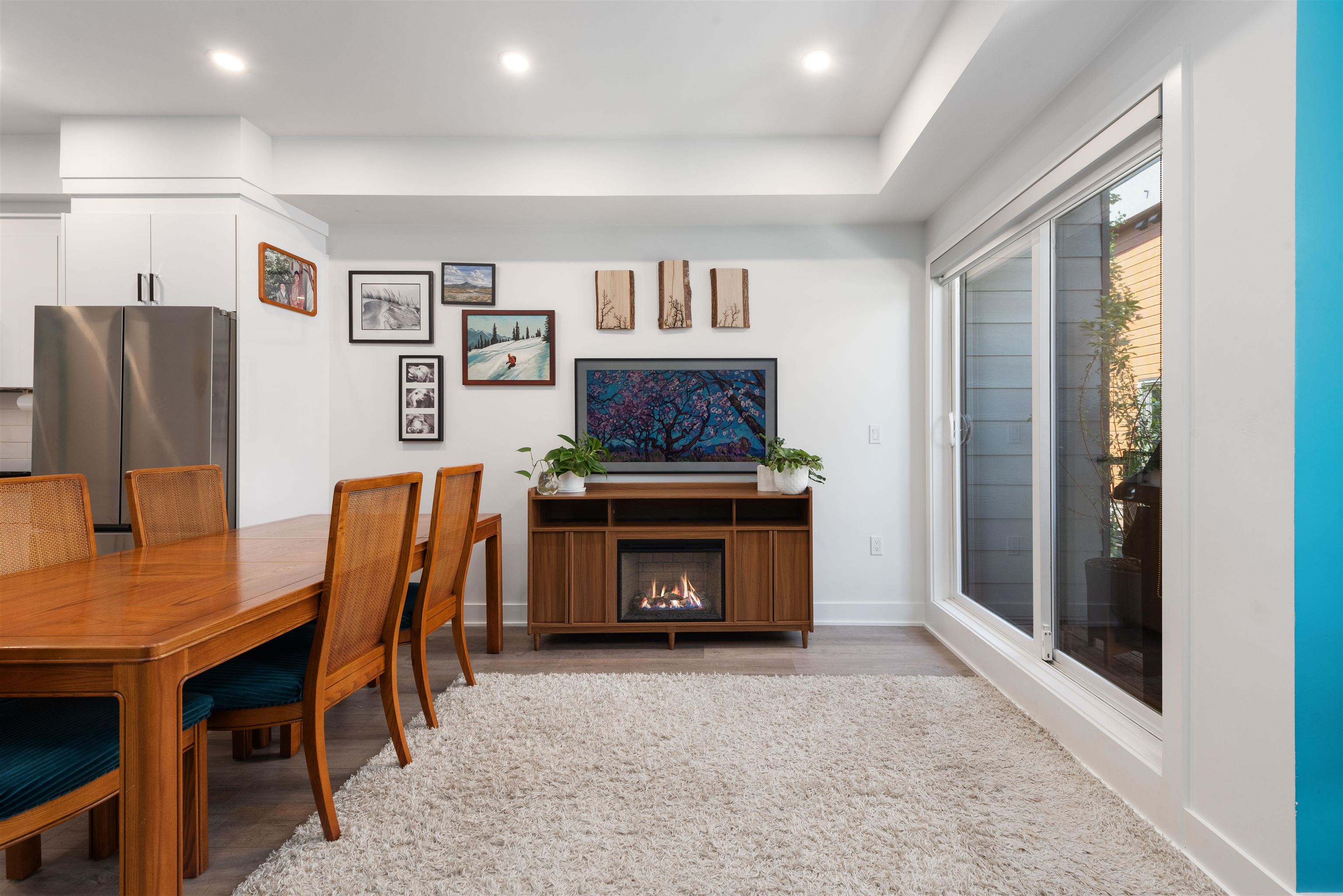215 37808 THIRD AVENUE Unit: 215