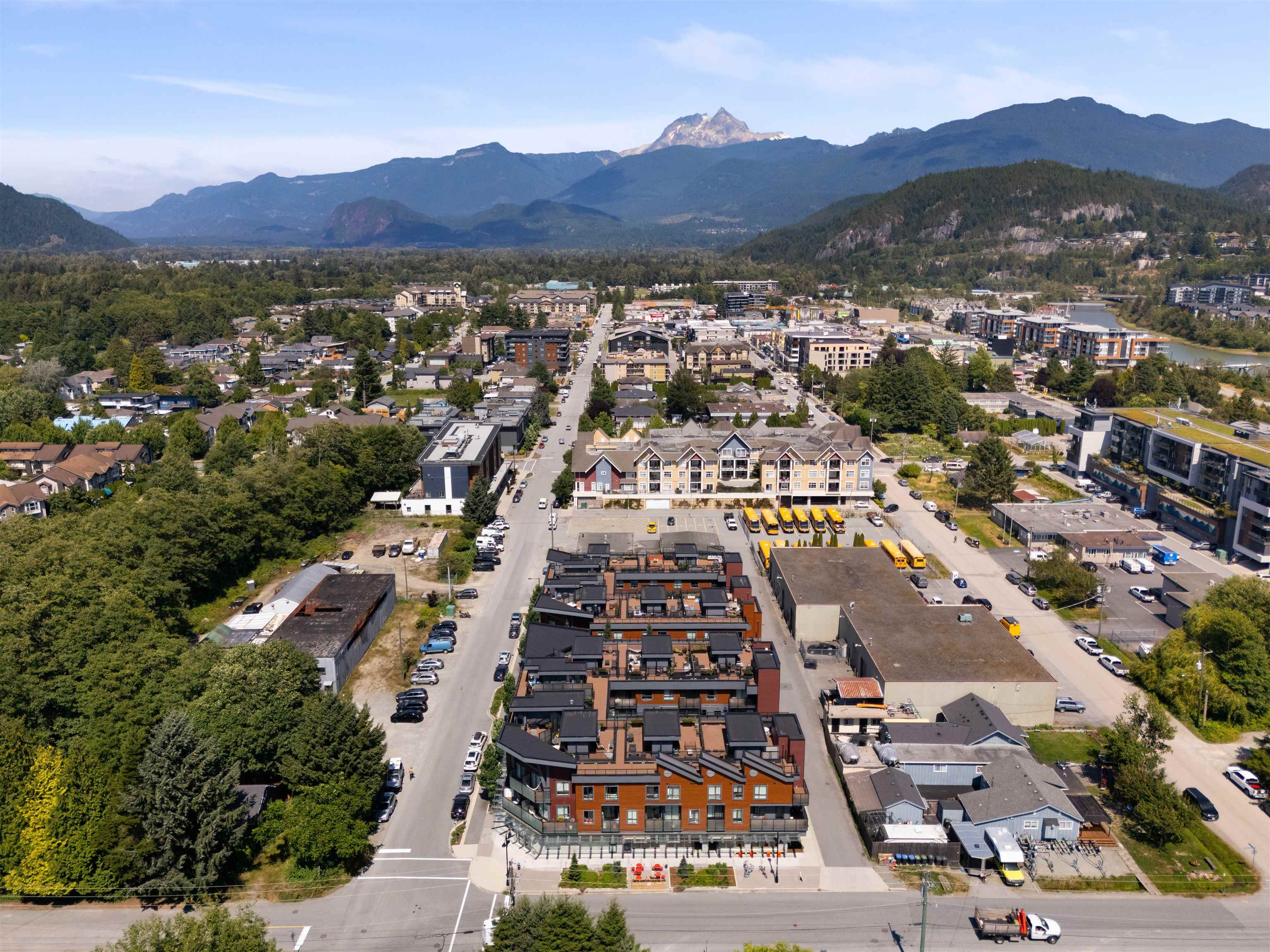215 37808 THIRD AVENUE Unit: 215