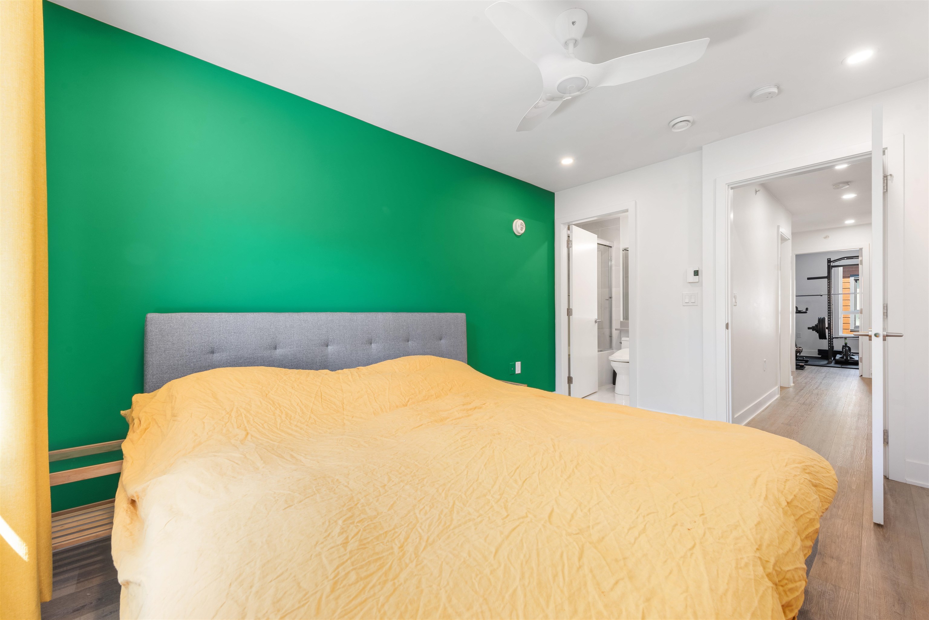 215 37808 THIRD AVENUE Unit: 215