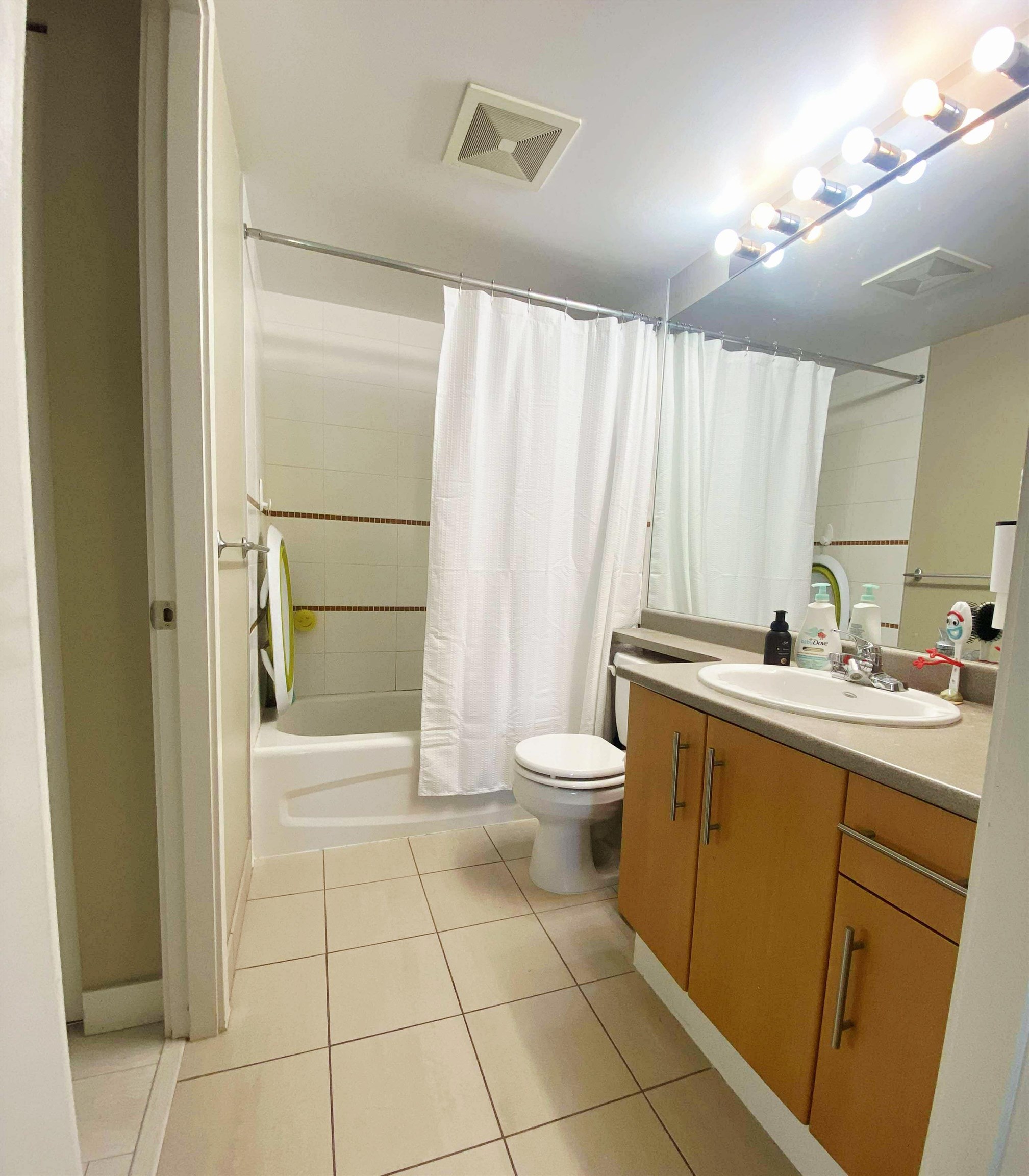 905 3660 VANNESS AVENUE Unit: 905