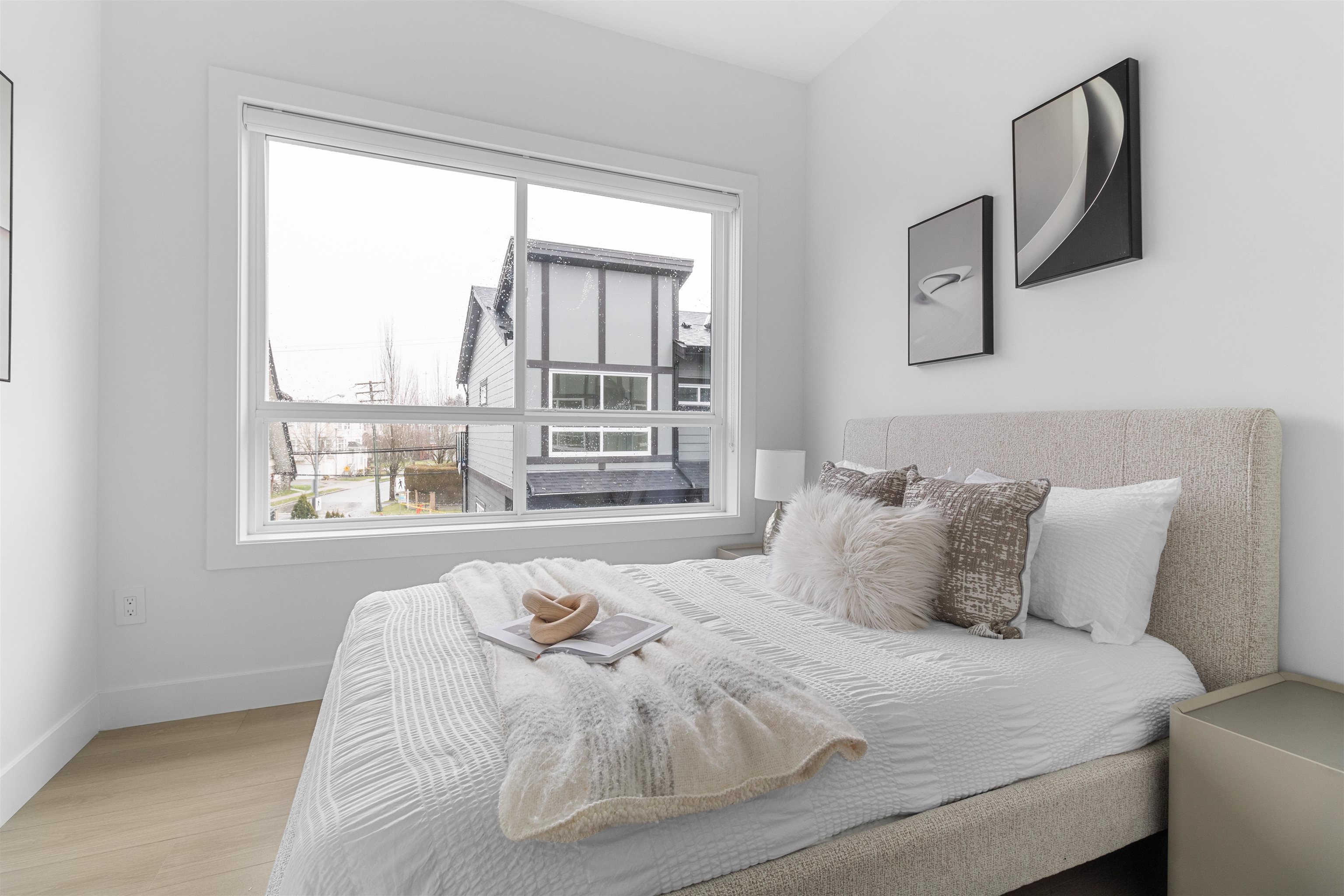 1 22551 WESTMINSTER HIGHWAY Unit: 1
