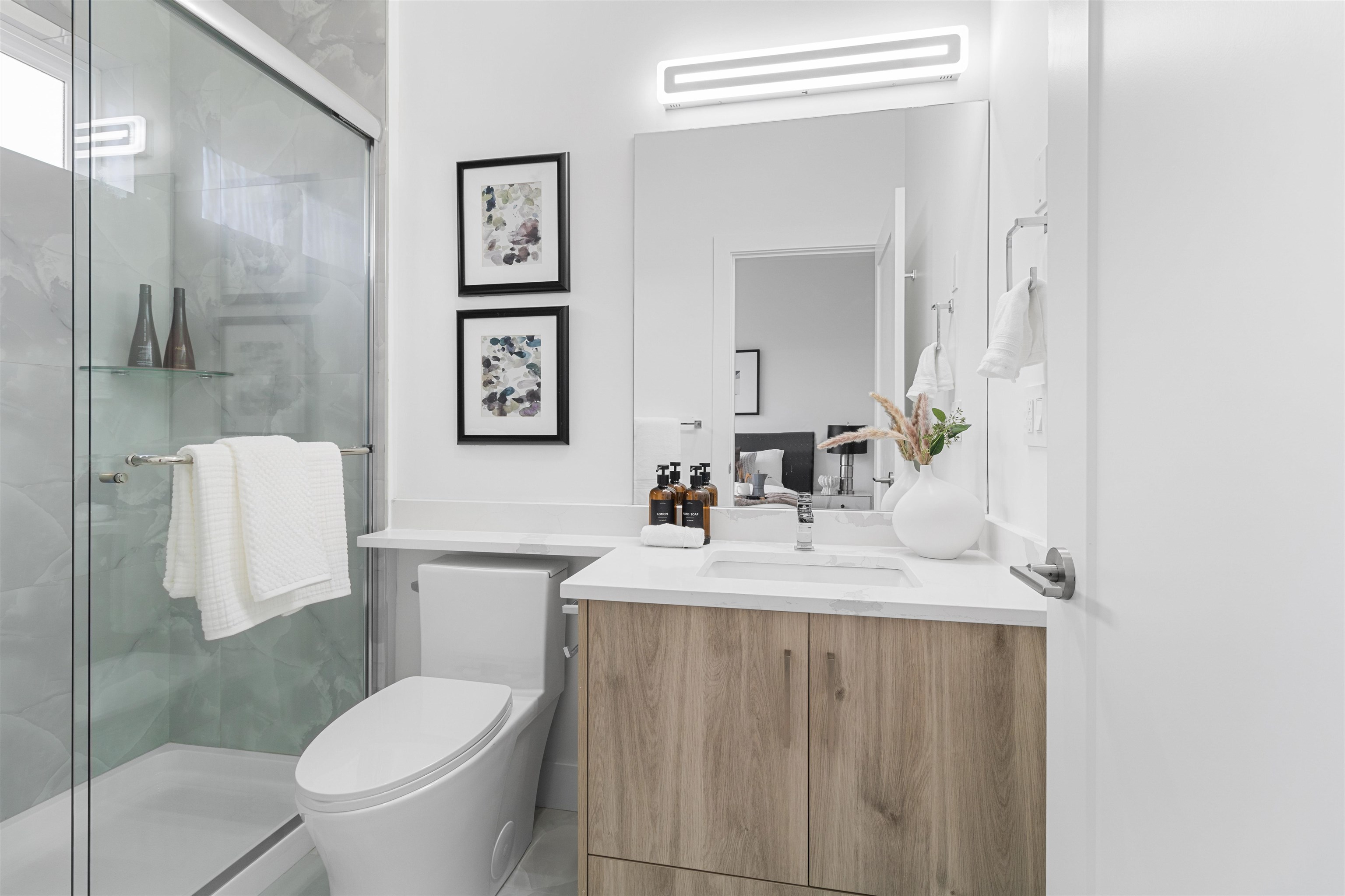 1 22551 WESTMINSTER HIGHWAY Unit: 1