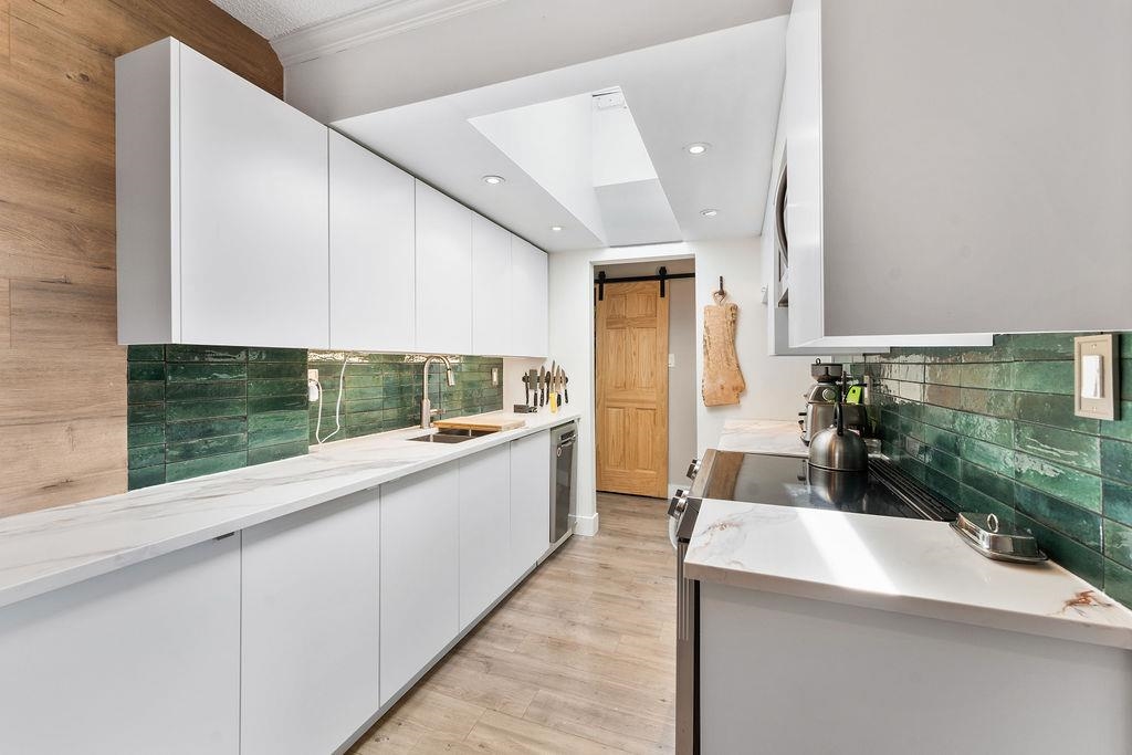 305 440 E 5TH AVENUE Unit: 305