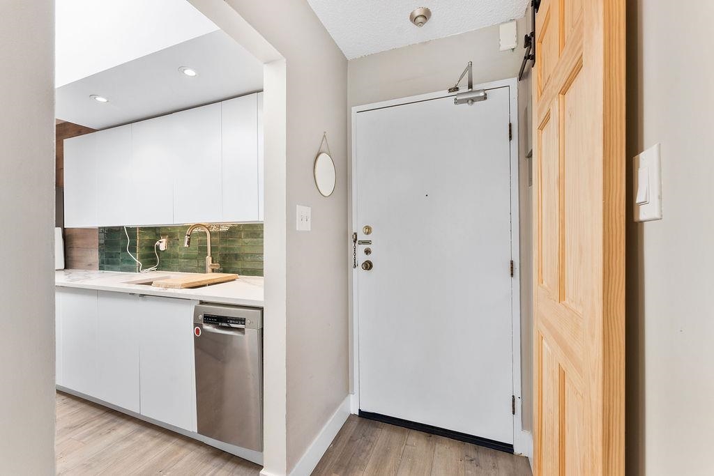 305 440 E 5TH AVENUE Unit: 305
